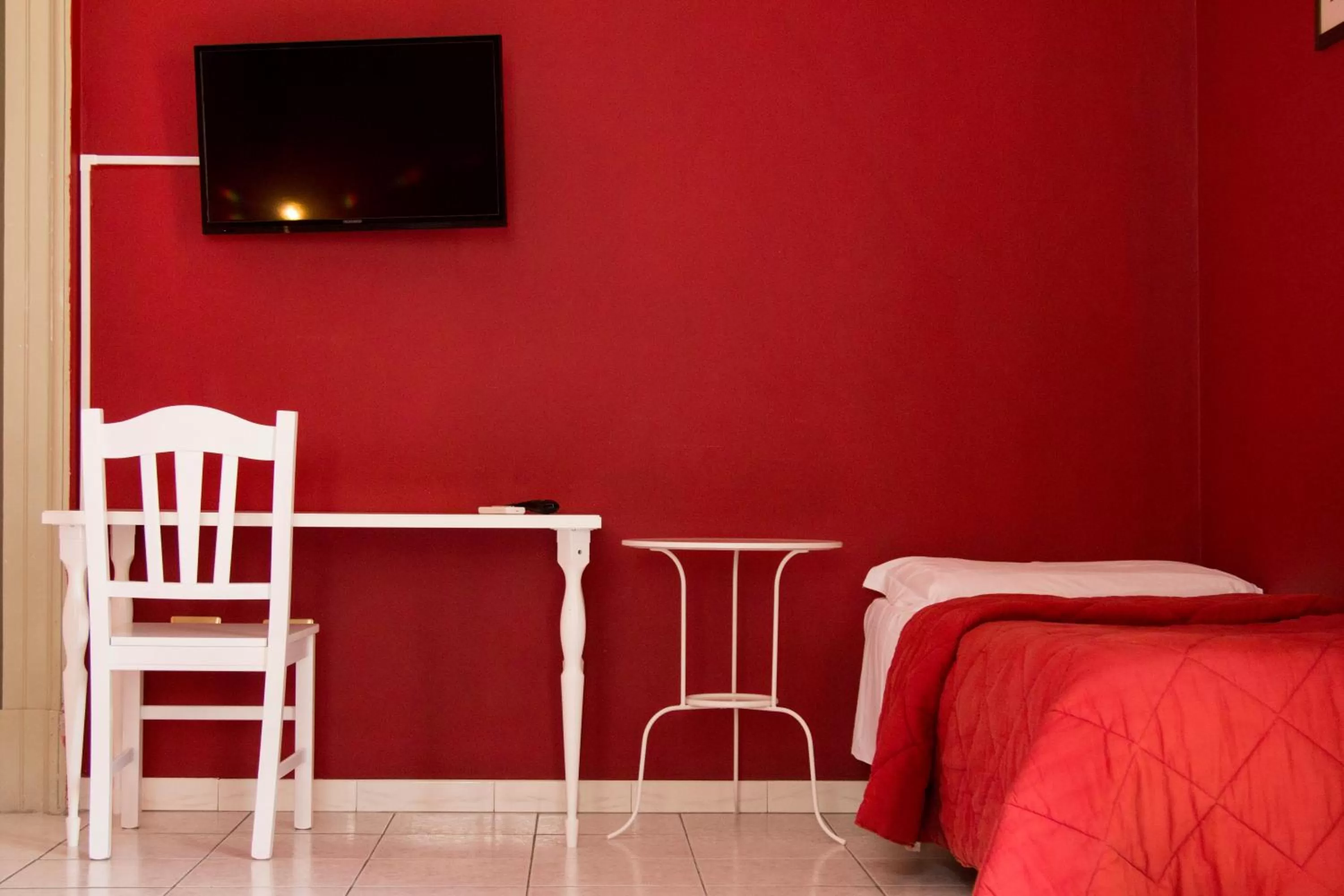 Photo of the whole room, Bed in Hotel Biscari