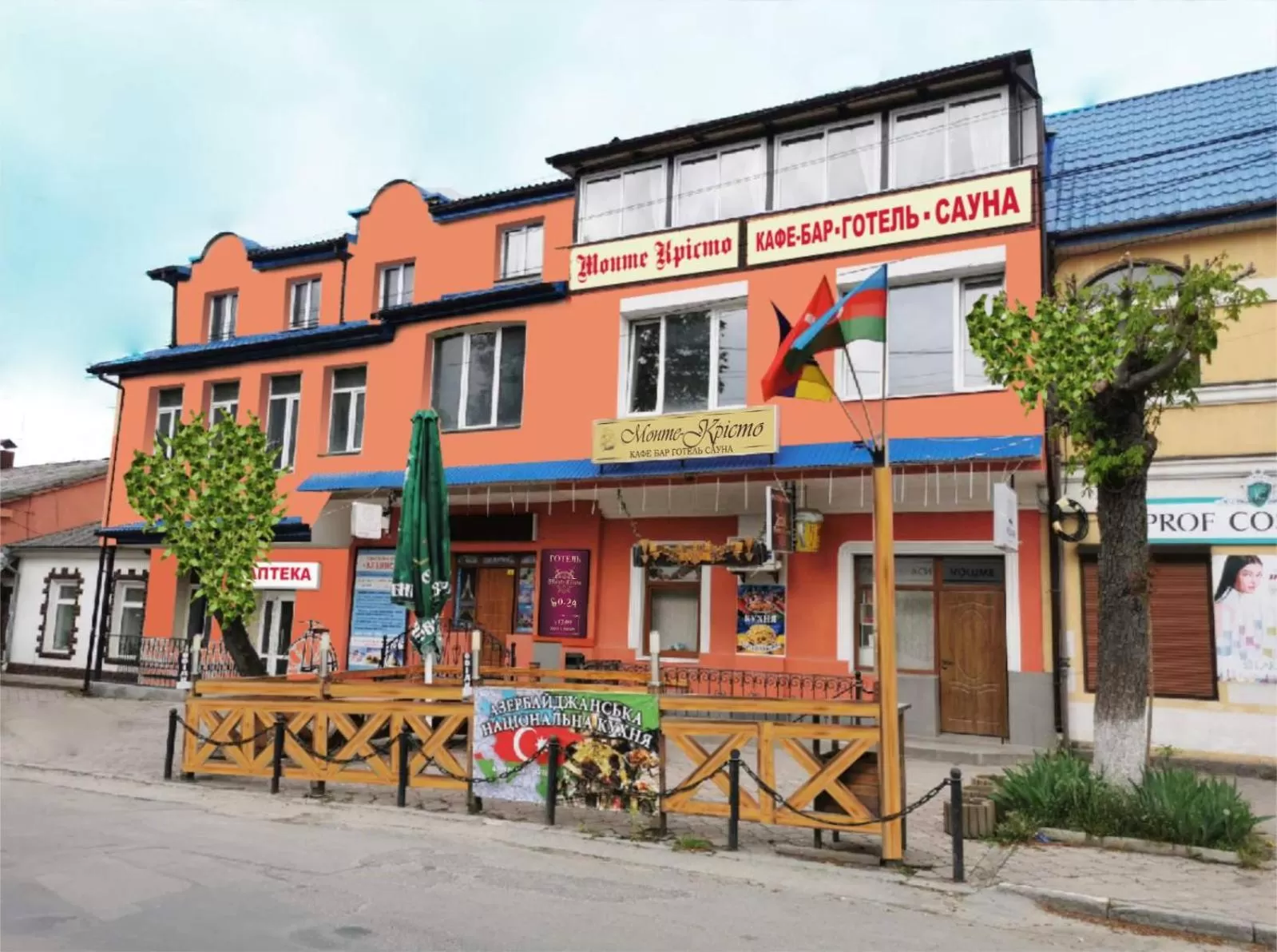 Facade/entrance, Property Building in Monte-Kristo Hotel