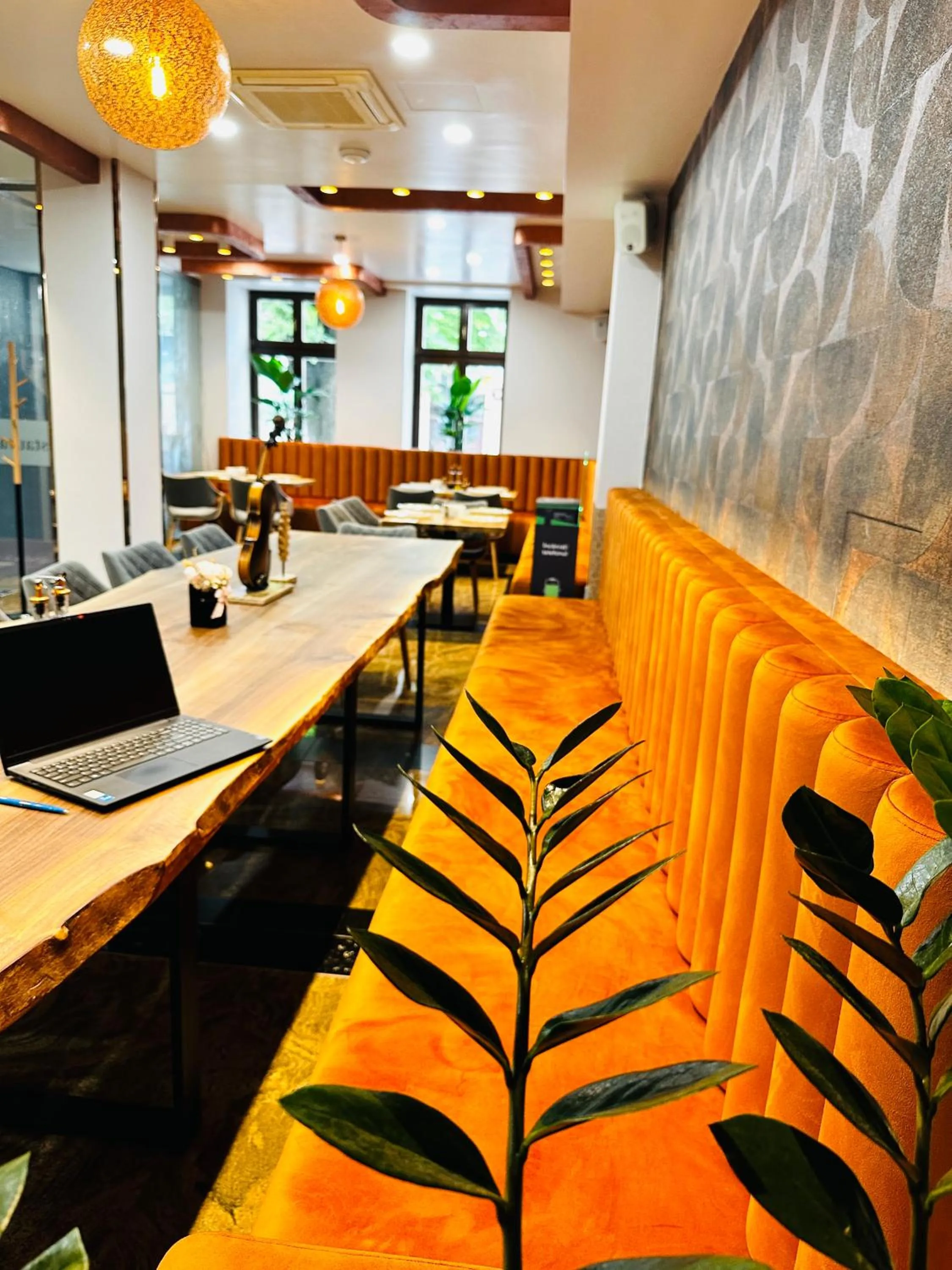 Restaurant/places to eat in Villa & Restaurant Levoslav House