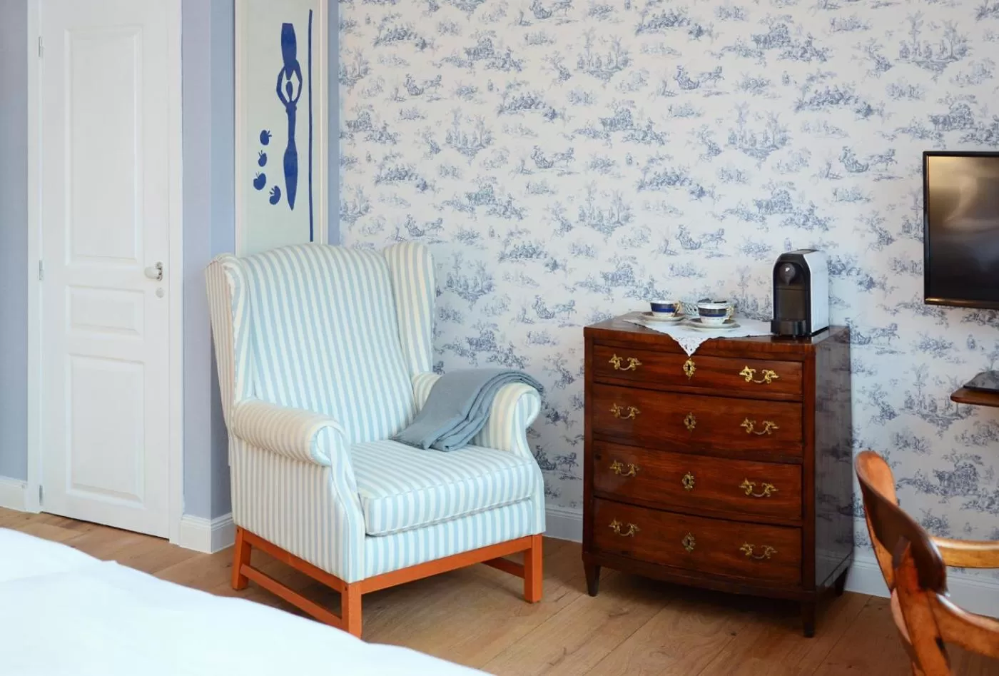 Photo of the whole room in Hotel No. 11