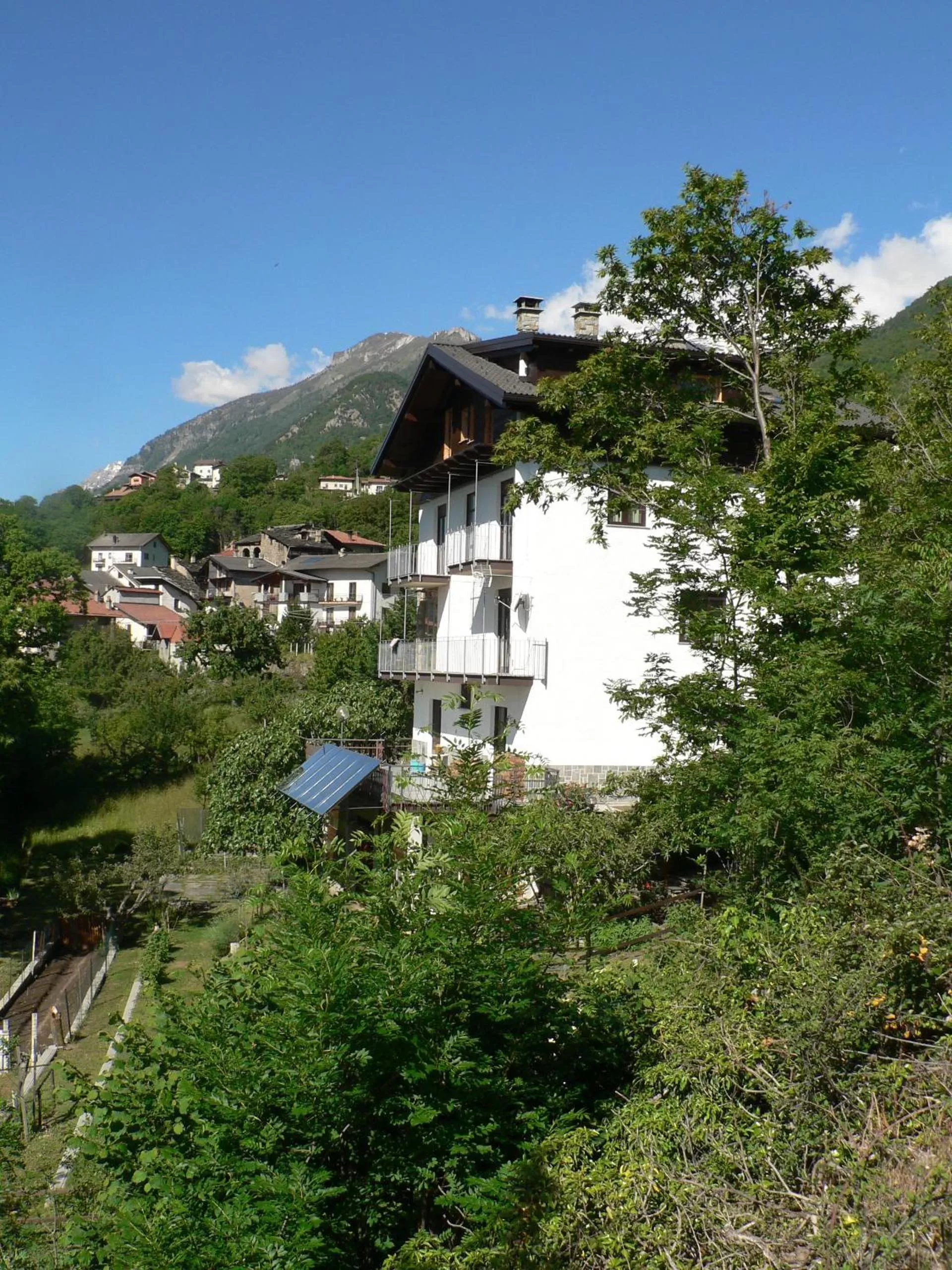 Facade/entrance in La Via del Sole