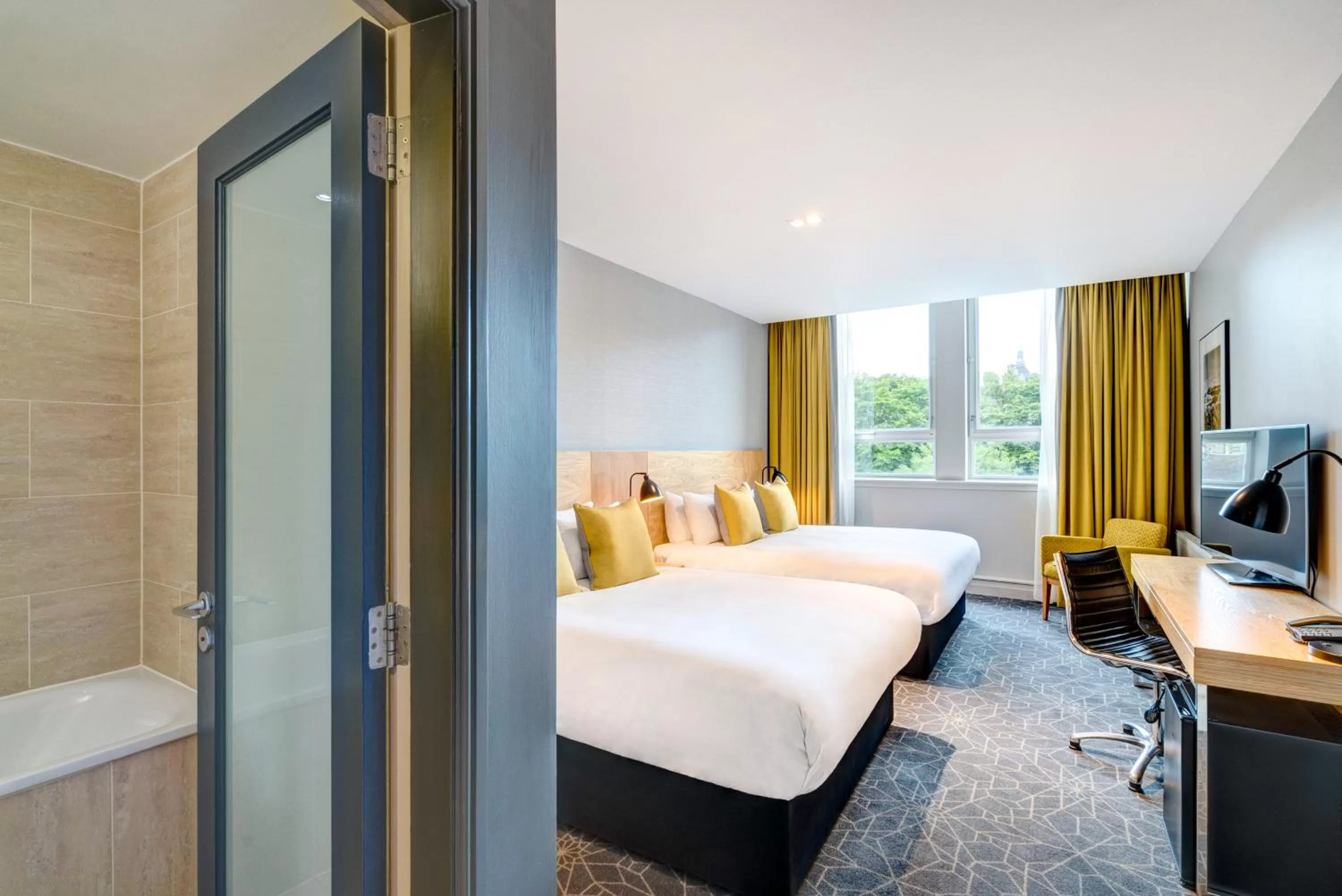 TV and multimedia, Bed in Apex Grassmarket Hotel