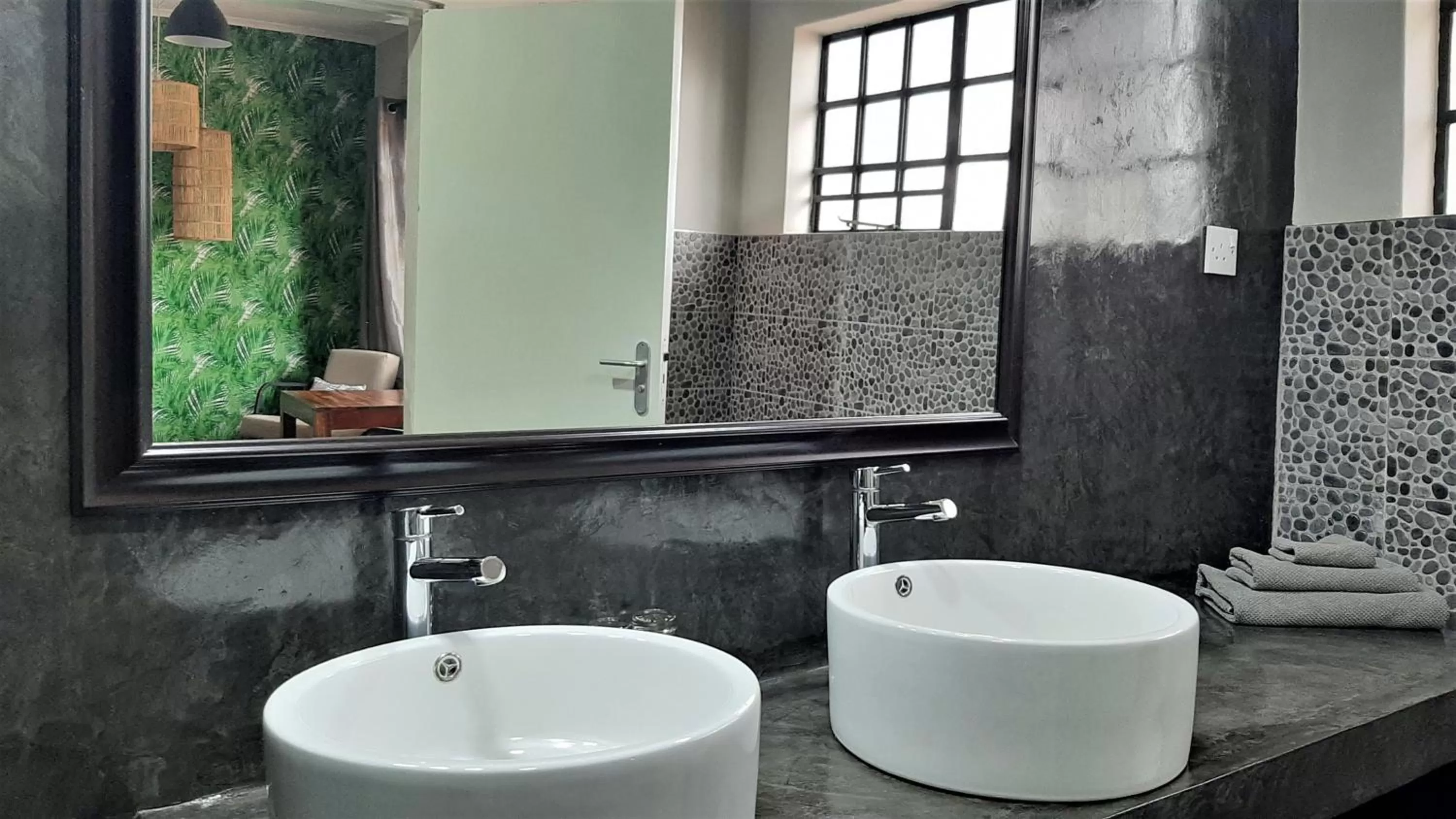 Bathroom in Mitengo House