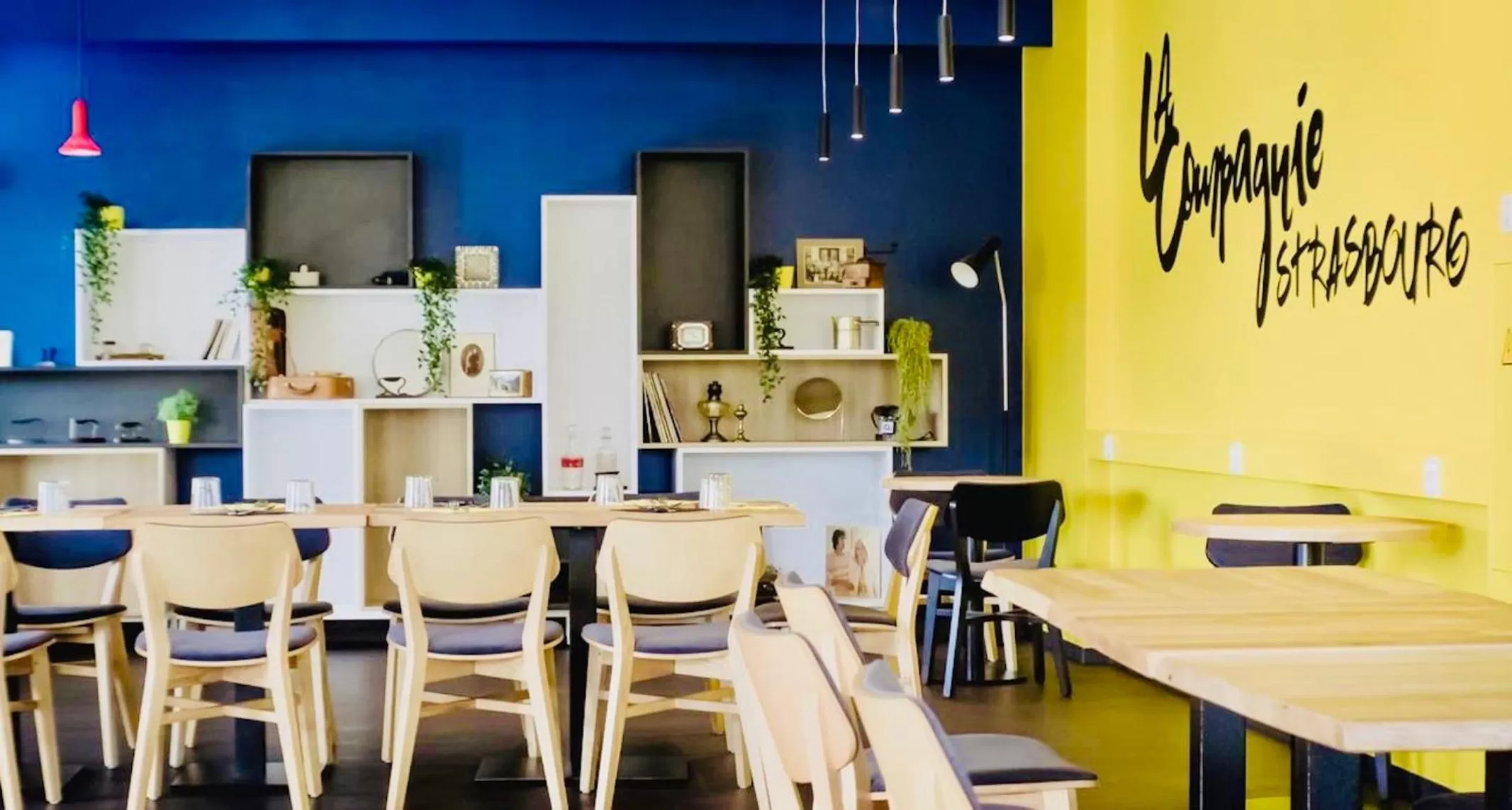 Restaurant/places to eat in ibis Strasbourg Aéroport Le Zénith