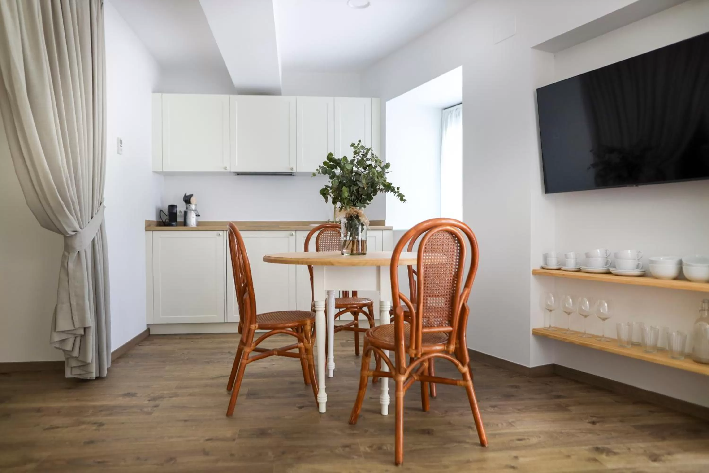 TV and multimedia in Le Petit Boutique Hotel