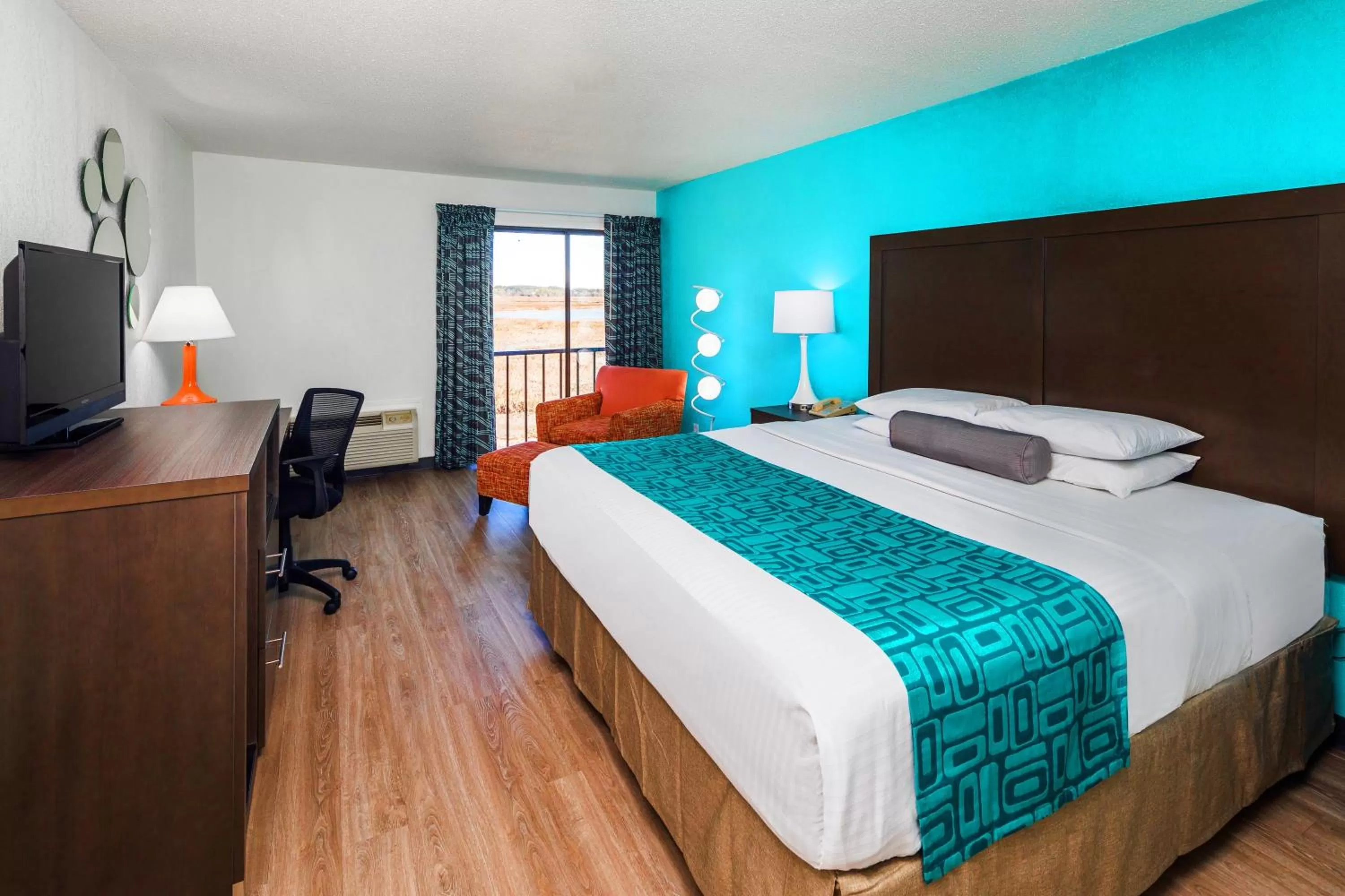 Bedroom, Bed in Howard Johnson by Wyndham Beaufort/Parris Island