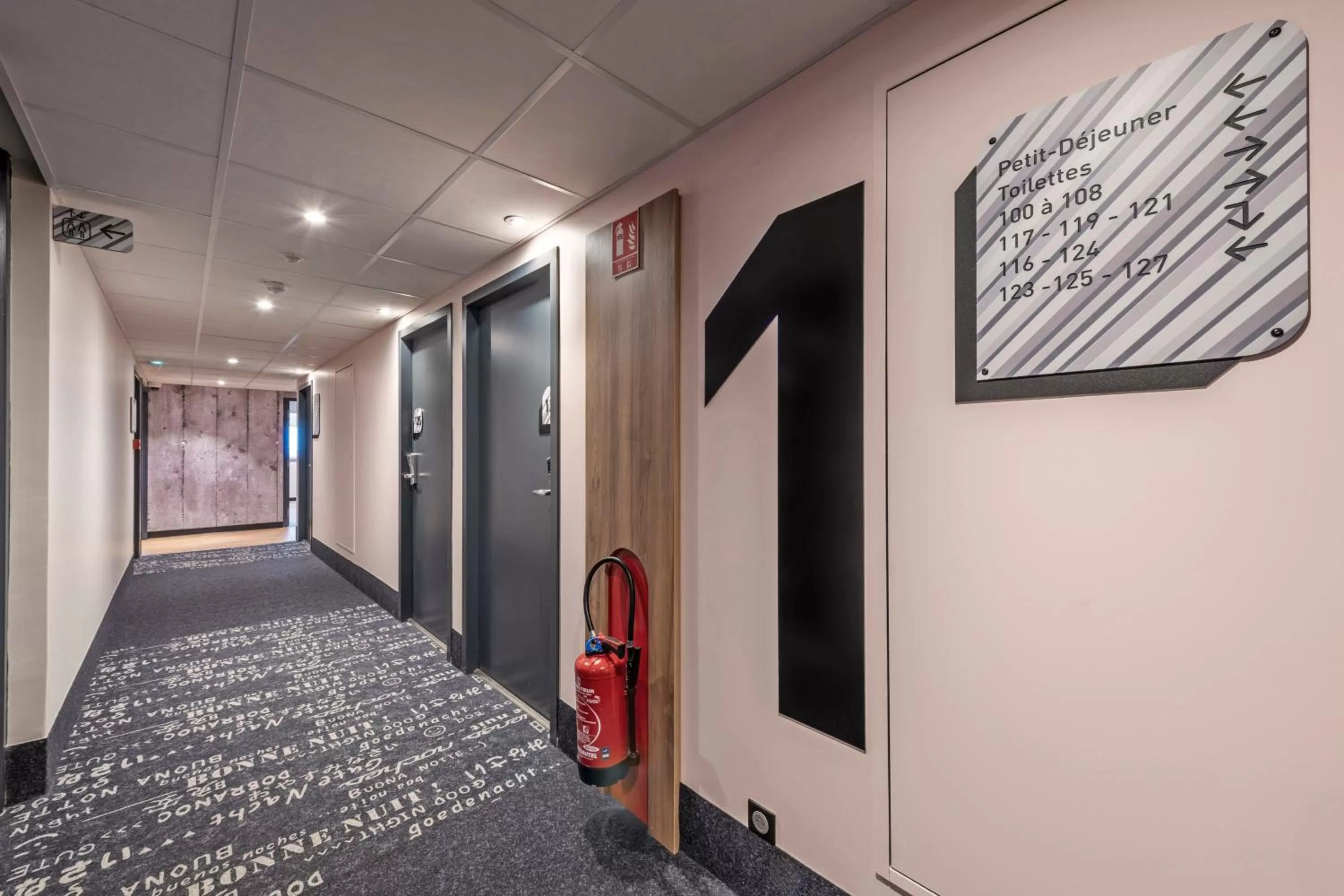 Lobby or reception in B&B HOTEL Brest Centre Port de Commerce