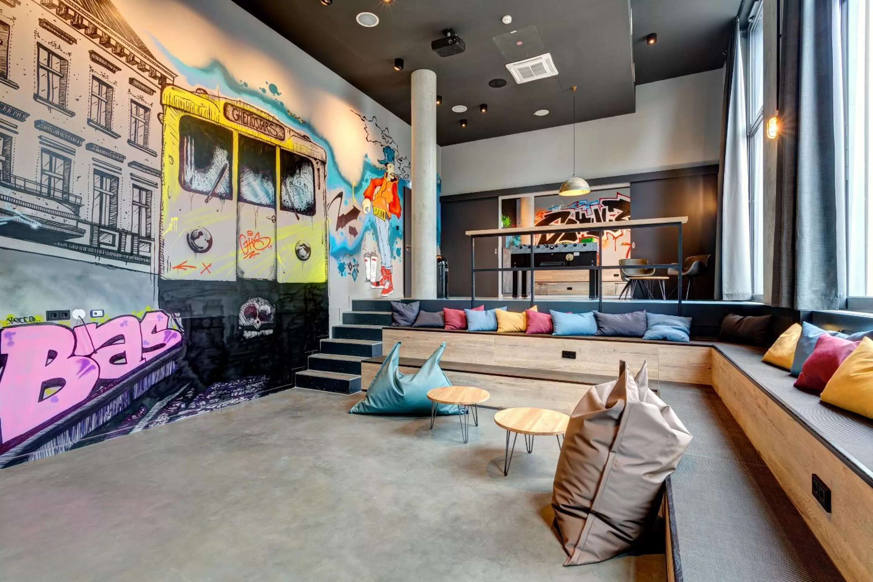 Schulz Hotel Berlin Wall at the East Side Gallery