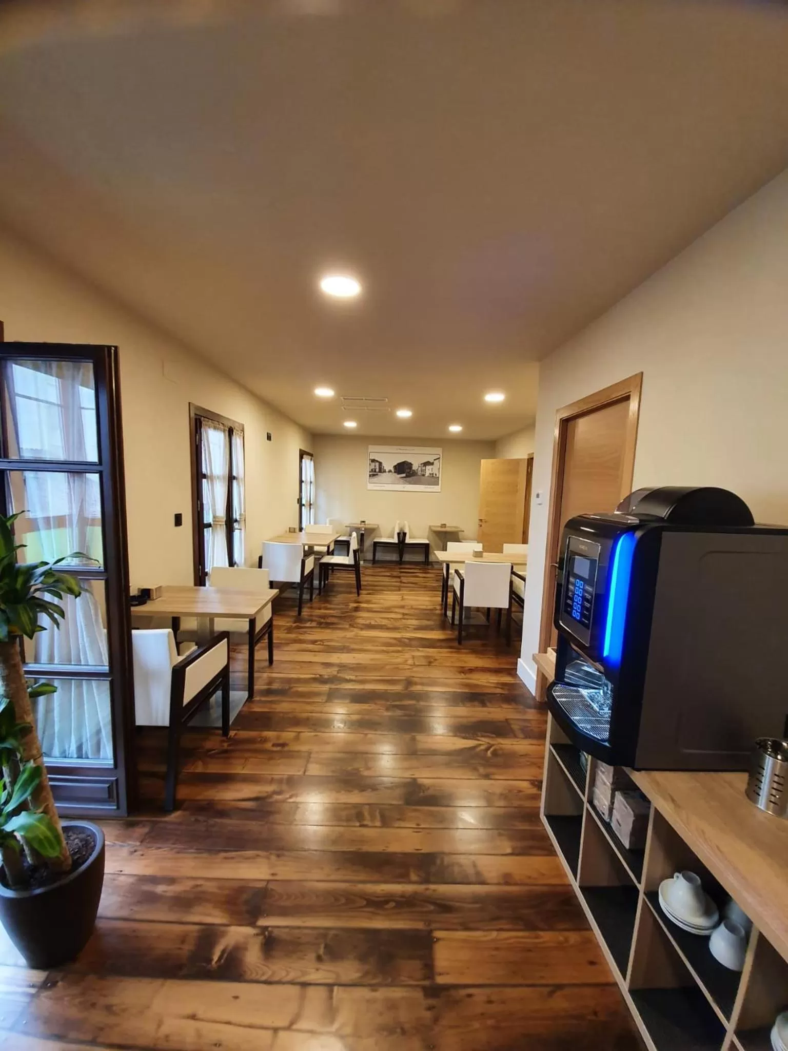 Dining area in Albergue Casa Cuartel