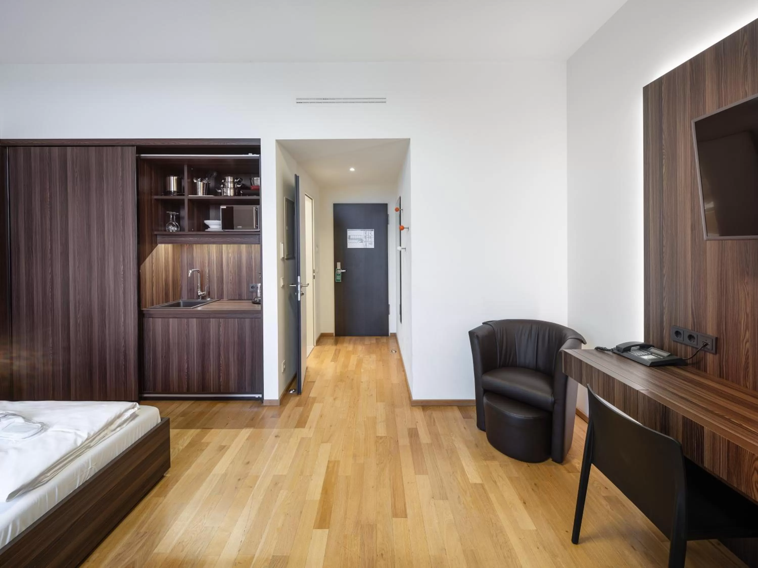 TV and multimedia, Bed in sevenDays Hotel BoardingHouse