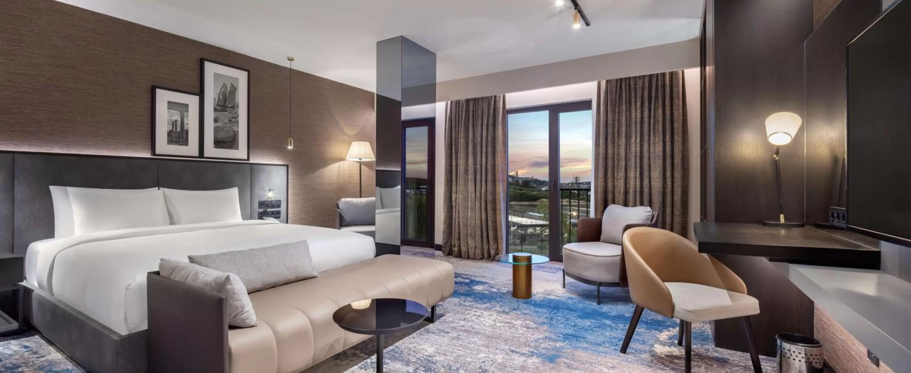 Photo of the whole room, Bed in Radisson Hotel Izmir Aliaga