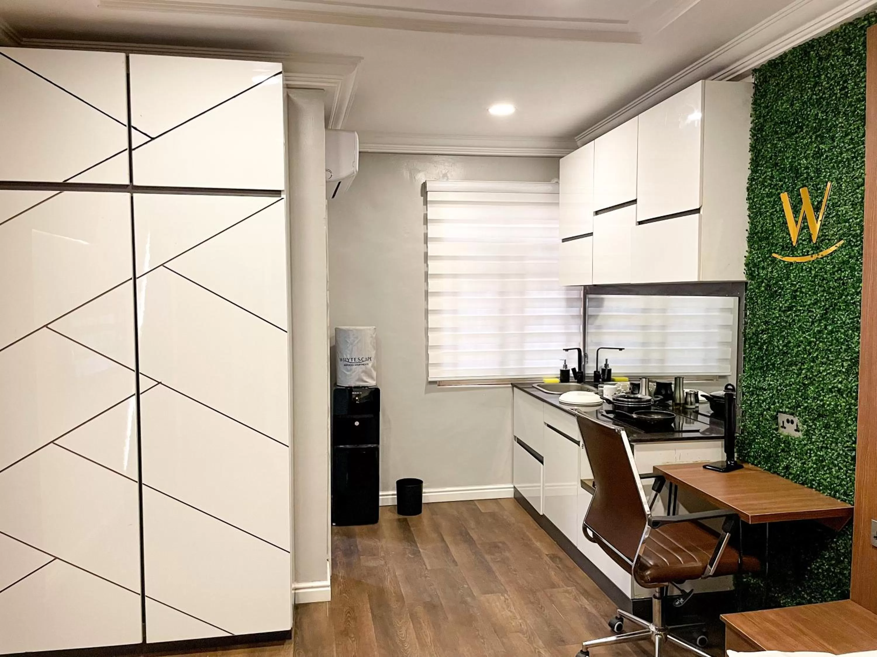 Kitchen or kitchenette in Whytescape Serviced Apartments