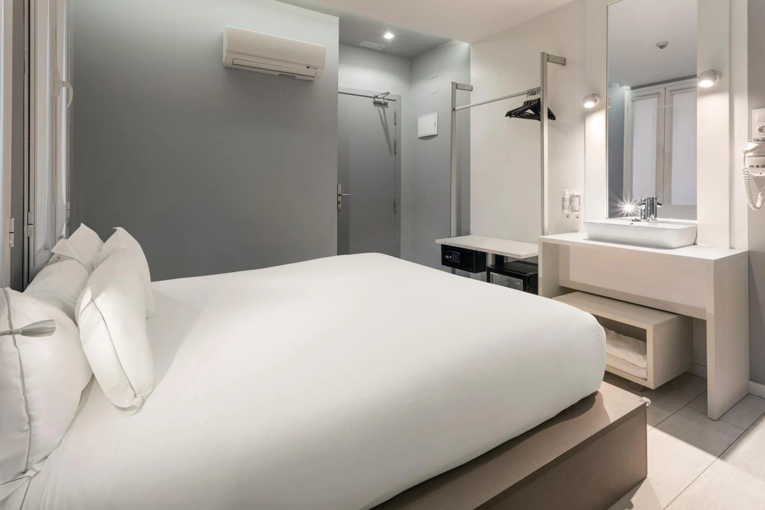 Bed in B&B HOTEL Madrid Centro Fuencarral 52