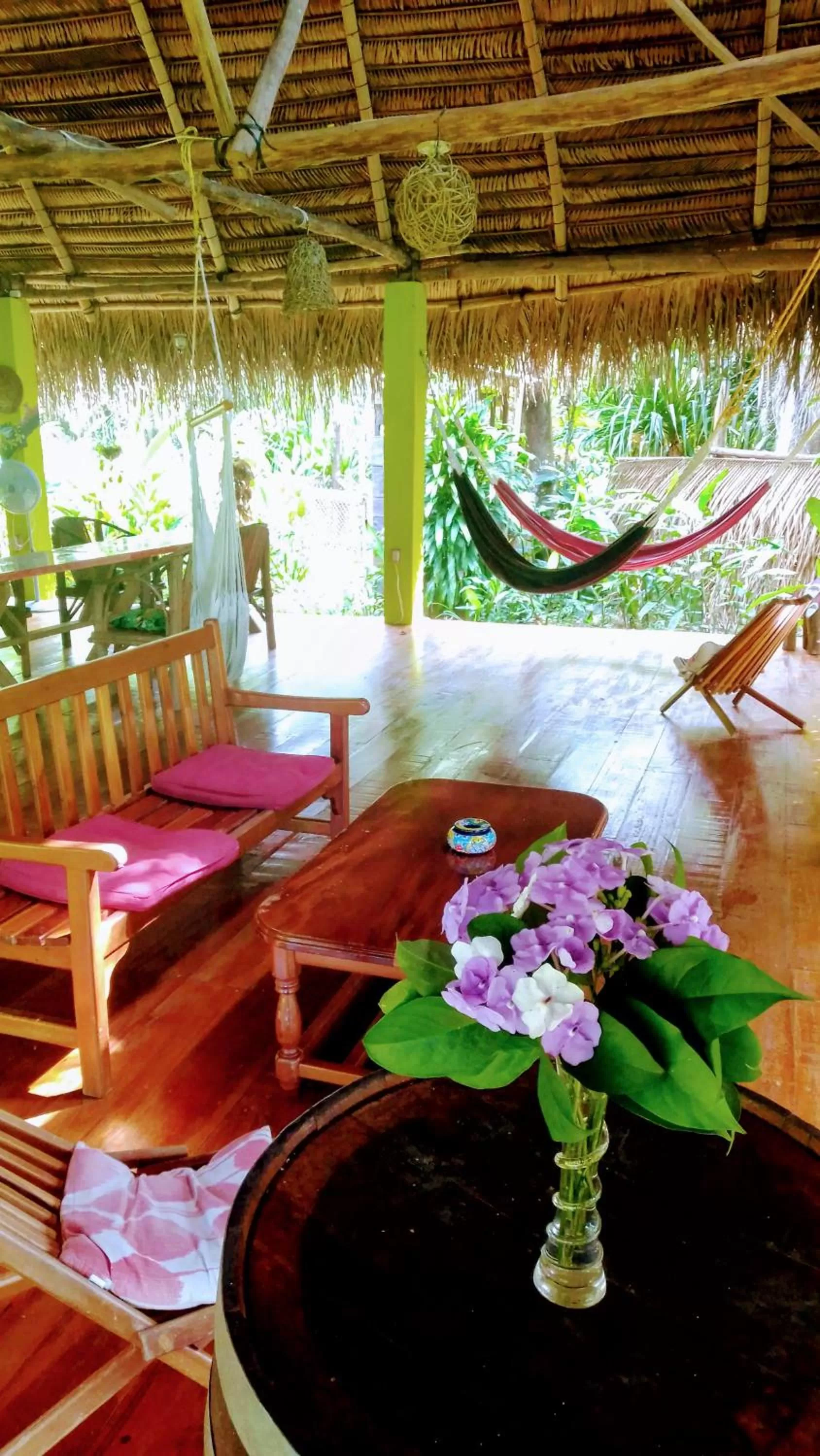 Property building in Sun Creek Lodge