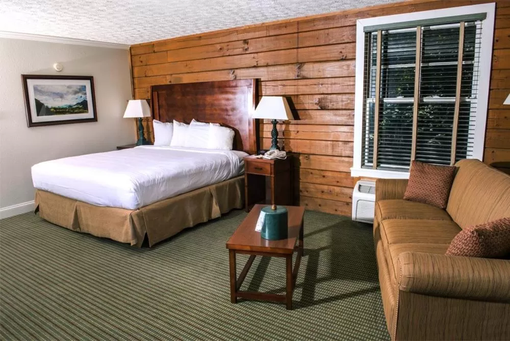 Bed in Brasstown Valley Resort & Spa