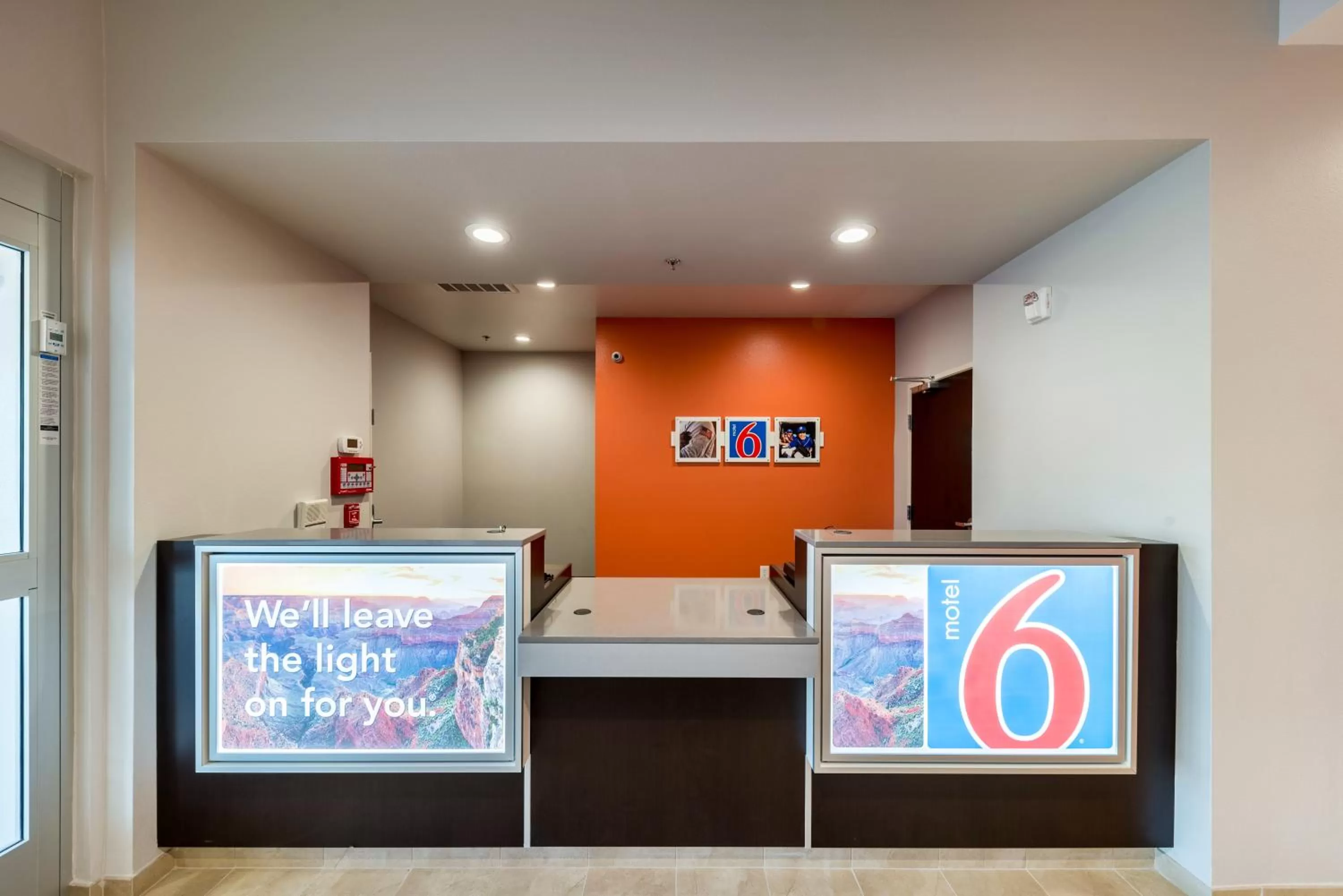 Lobby or reception in Motel 6 Fort Worth, TX - North - Saginaw