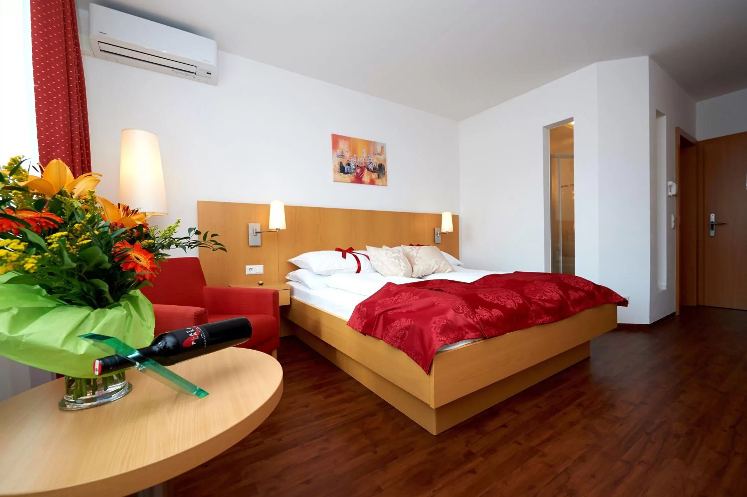 Photo of the whole room, Bed in City-Hotel Mödling