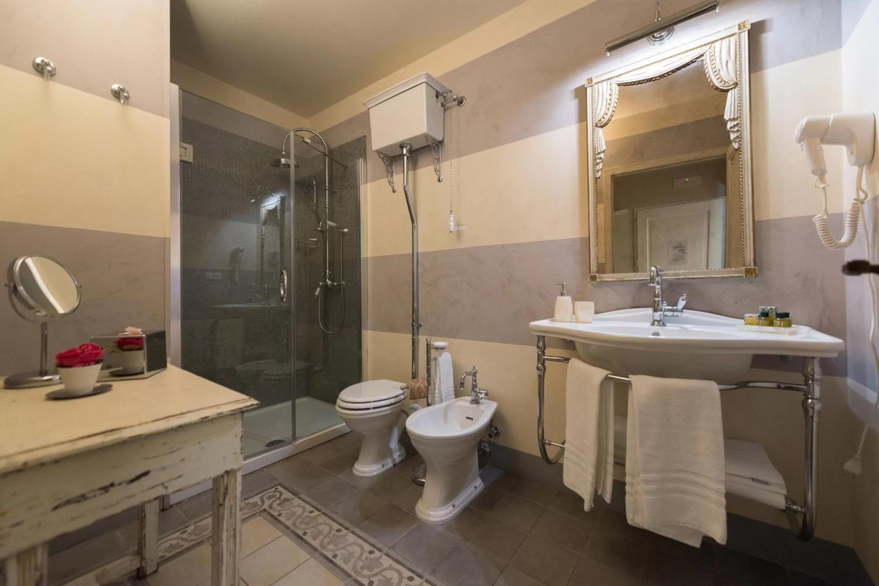 Shower in Corte dei Neri Residenza d'Epoca