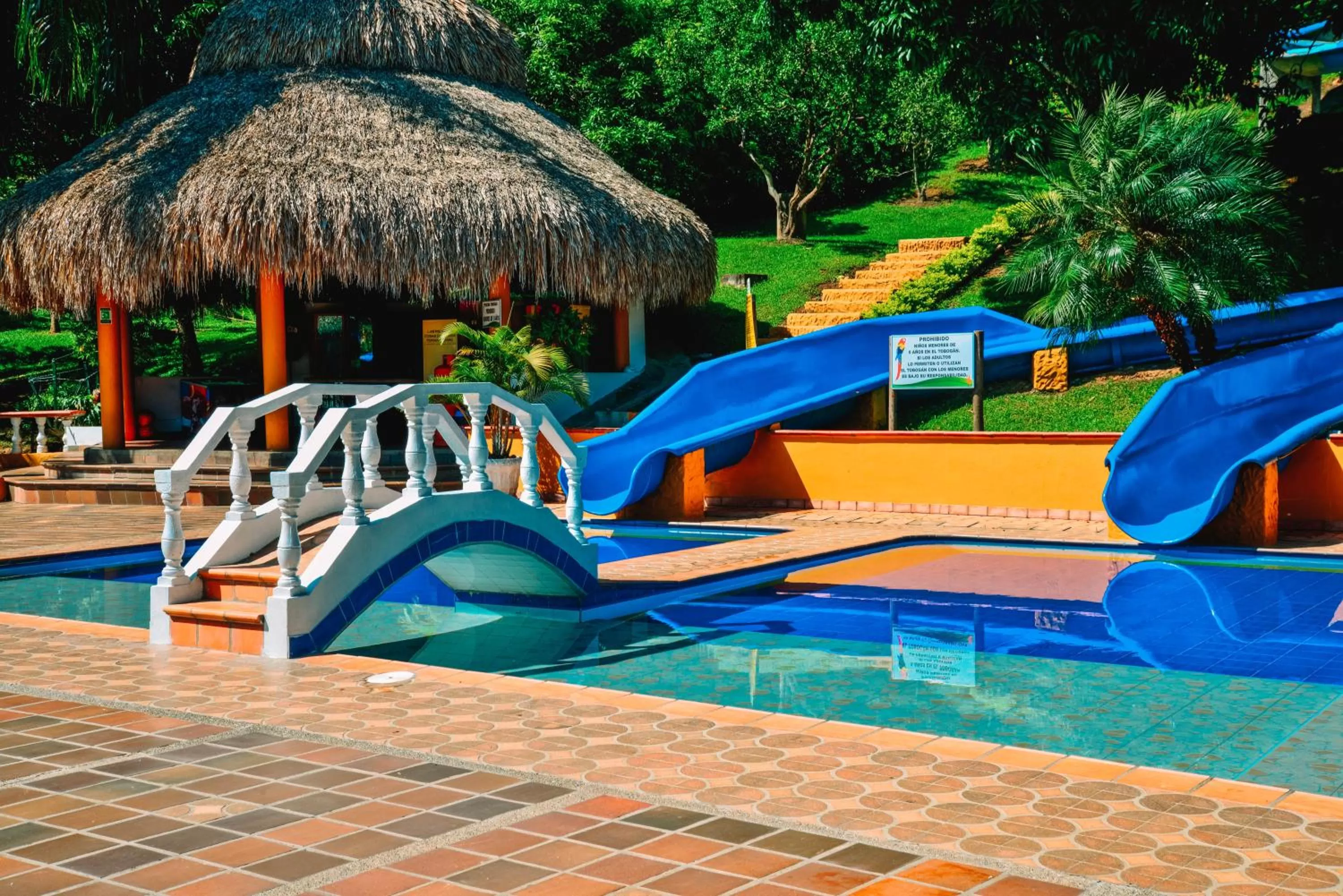 Swimming pool, Water Park in Hotel Hacienda la Bonita