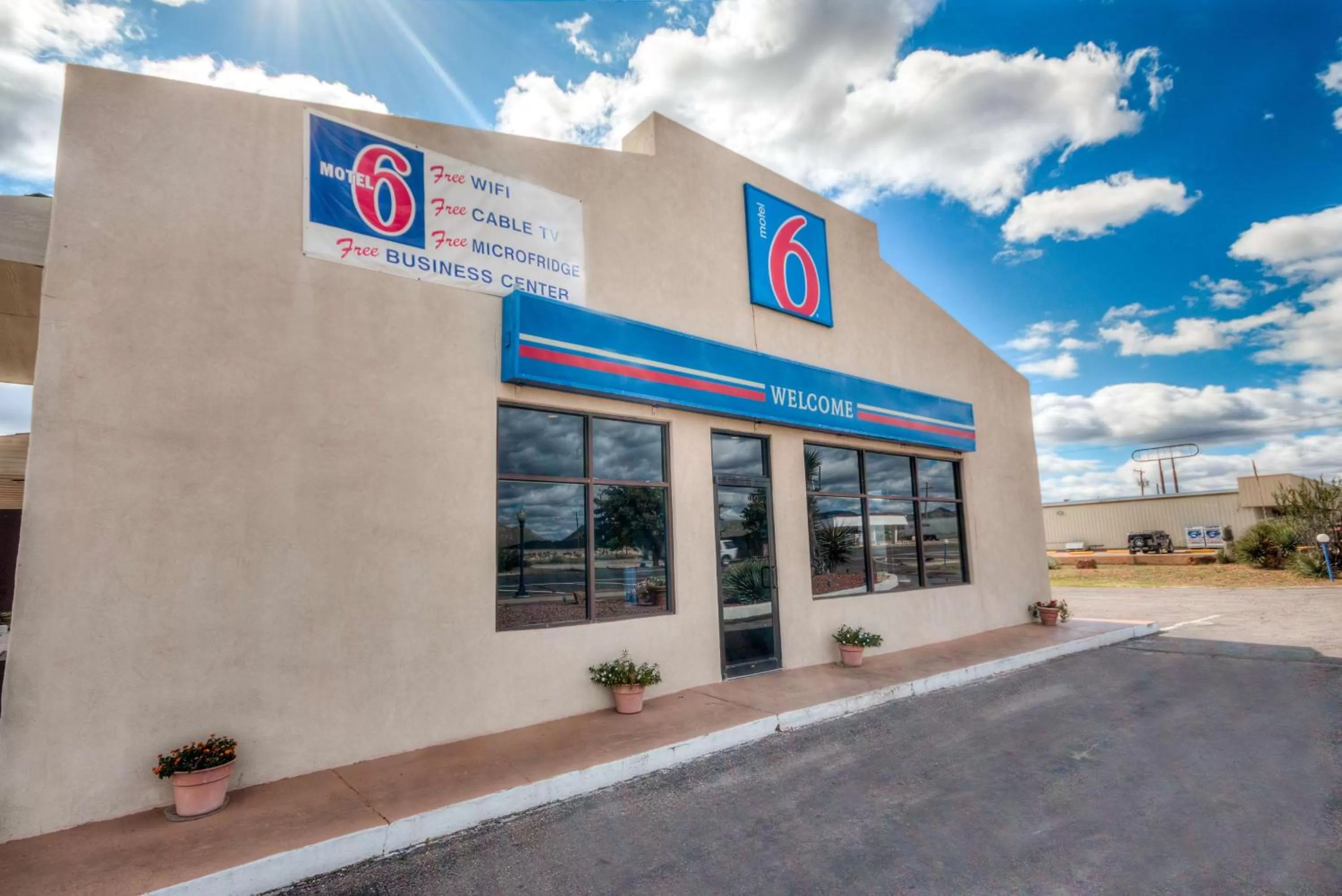 Property building in Motel 6-Van Horn, TX