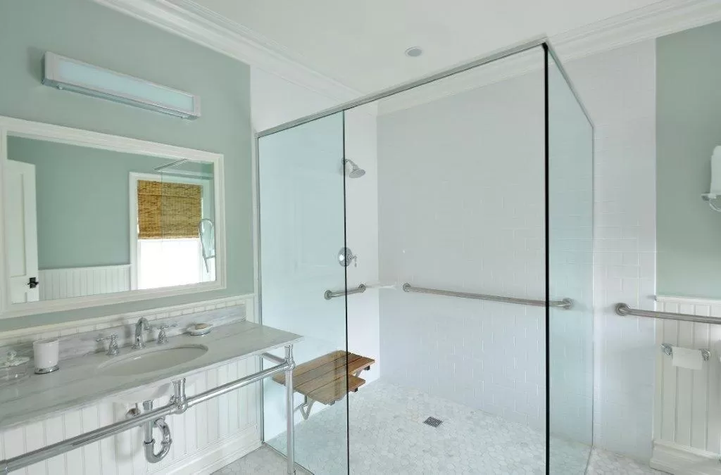 Shower, Bathroom in The Quogue Club