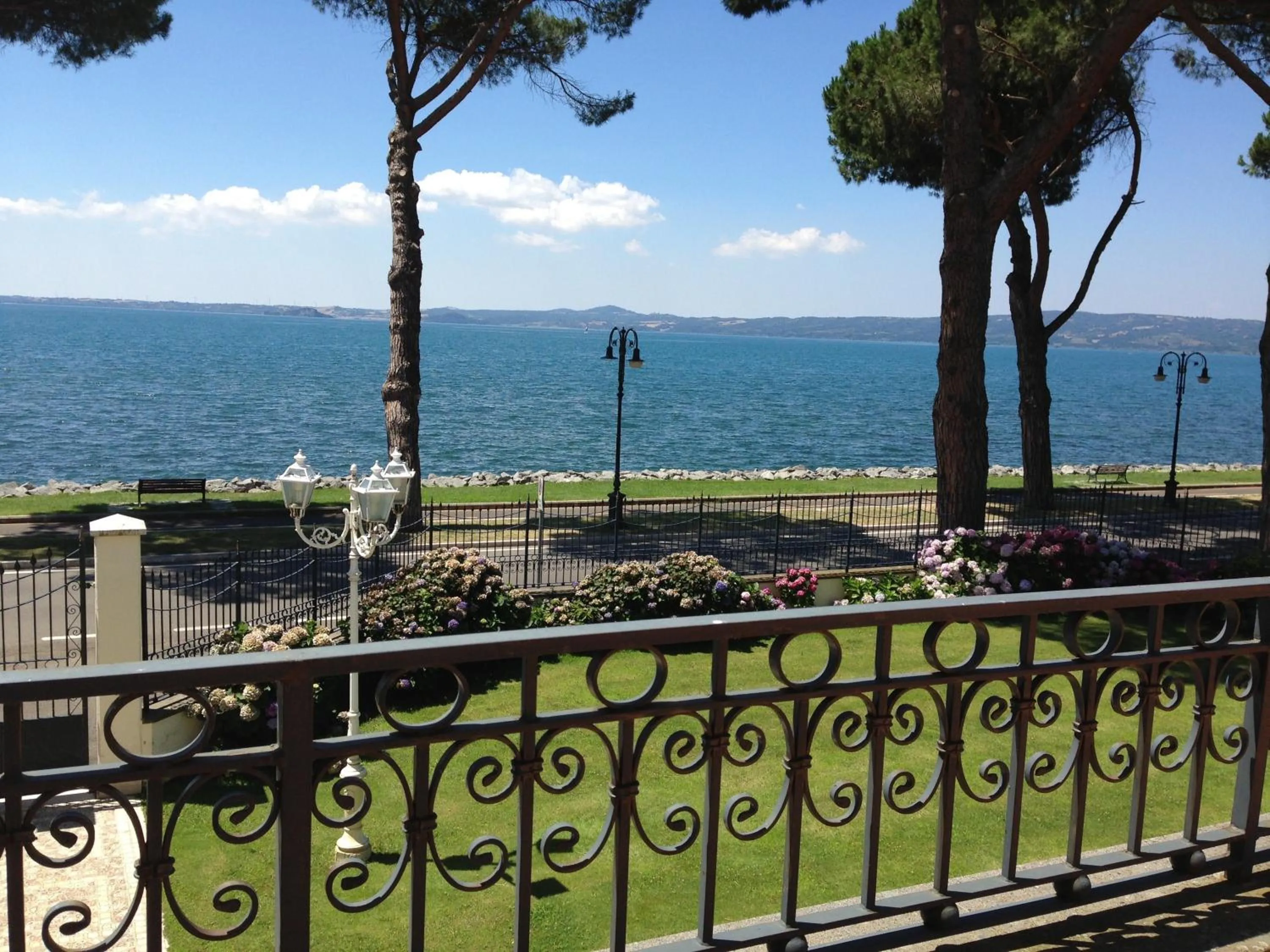 Sea view in Hotel Holiday Sul Lago