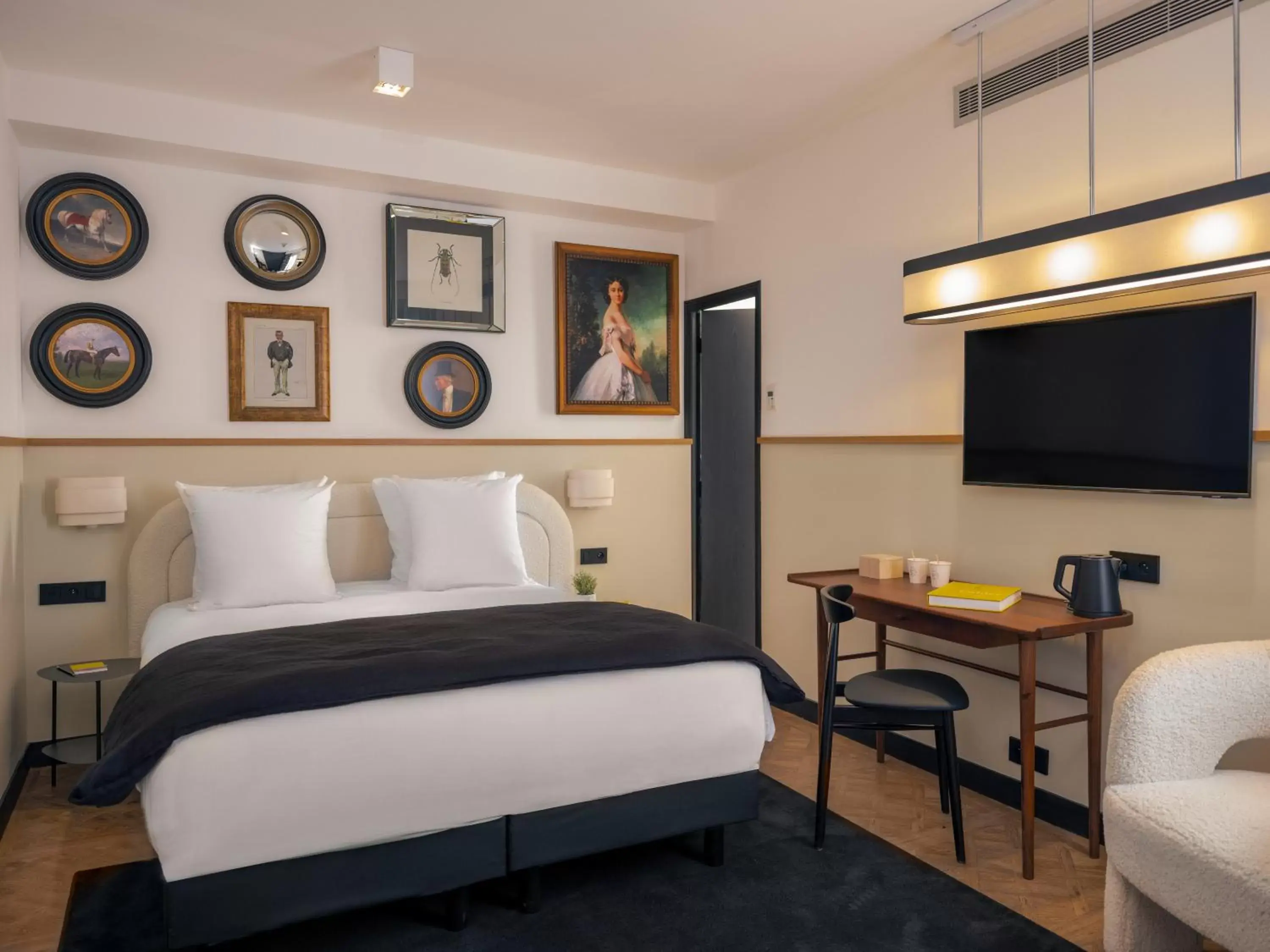 Comfort Double Room with Terrace in Solly Hôtel Paris Comfort Double Room with Terrace in Solly Hôtel Paris