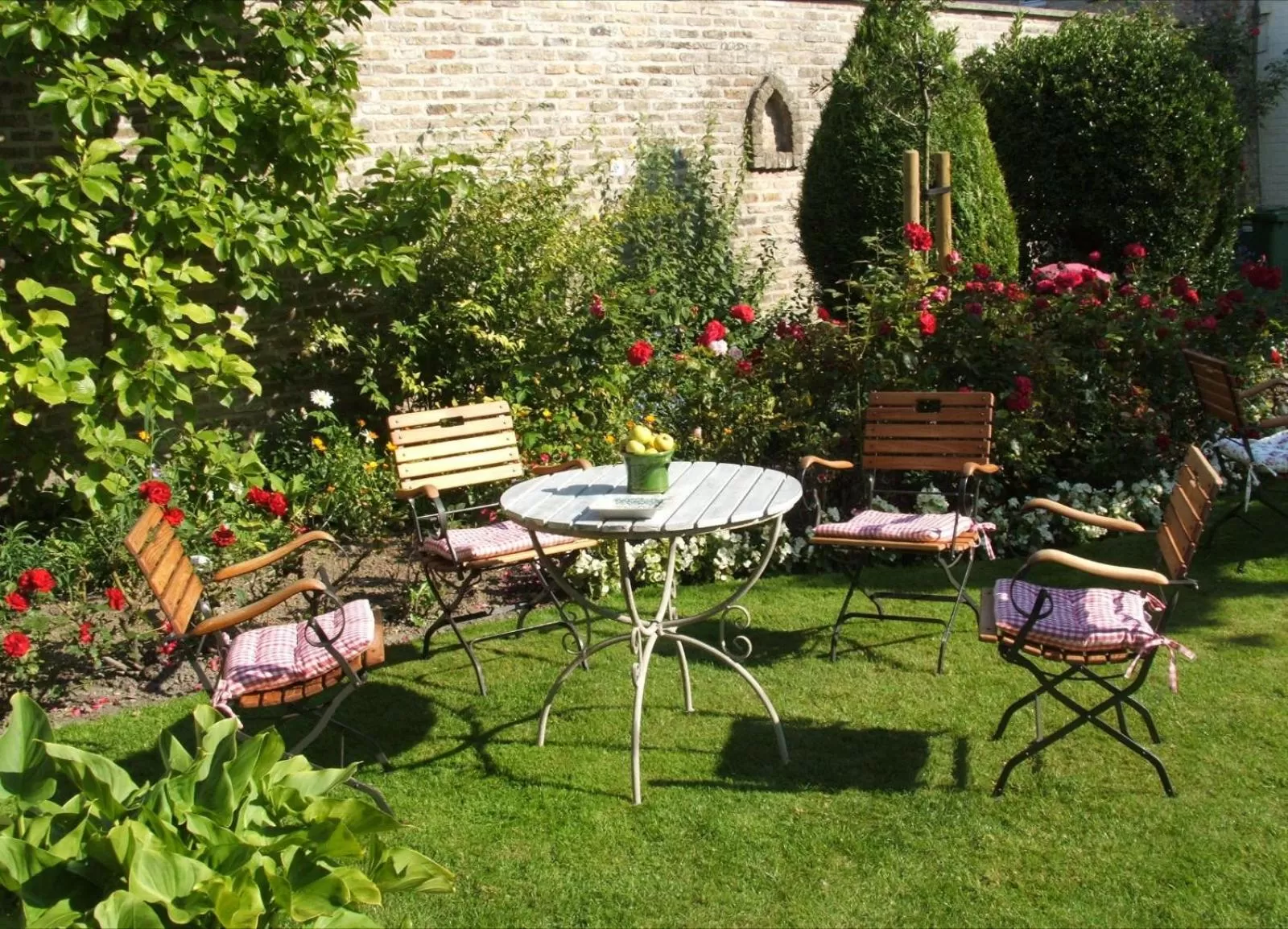 Garden in B&B Auberge De Klasse