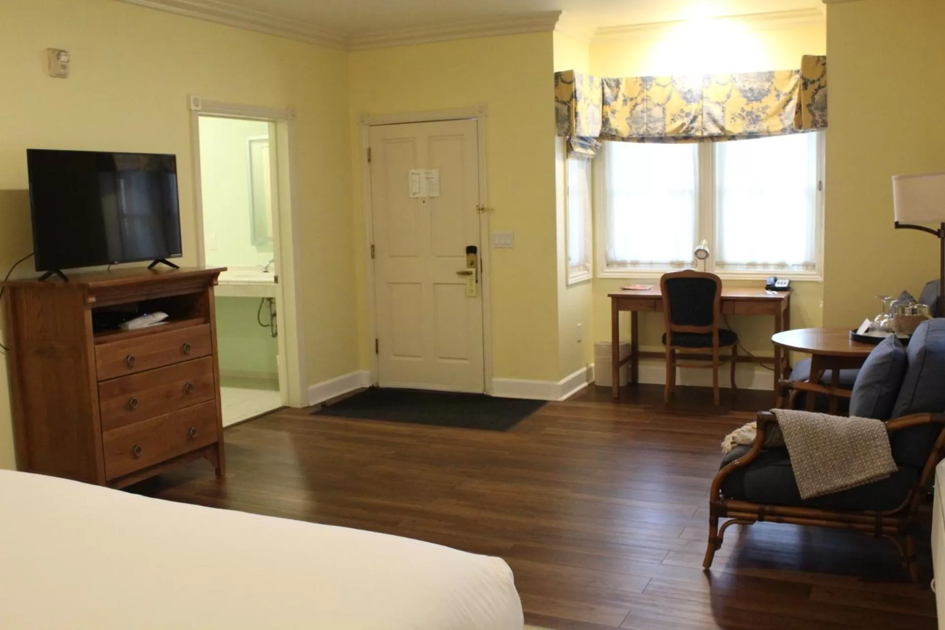 TV and multimedia in Elm House Inn