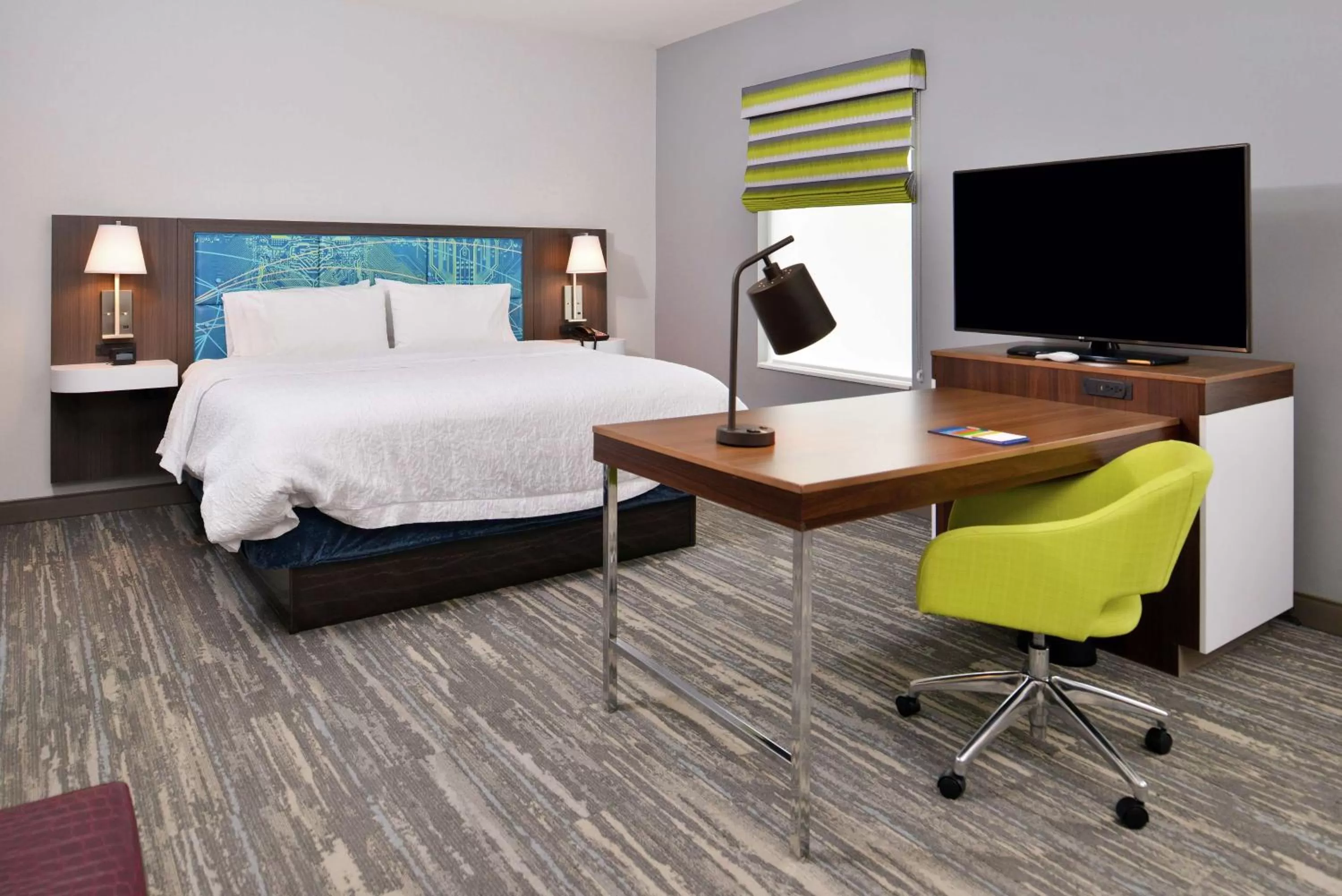 Bedroom, Bed in Hampton Inn & Suites Saint Paul Oakdale Woodbury