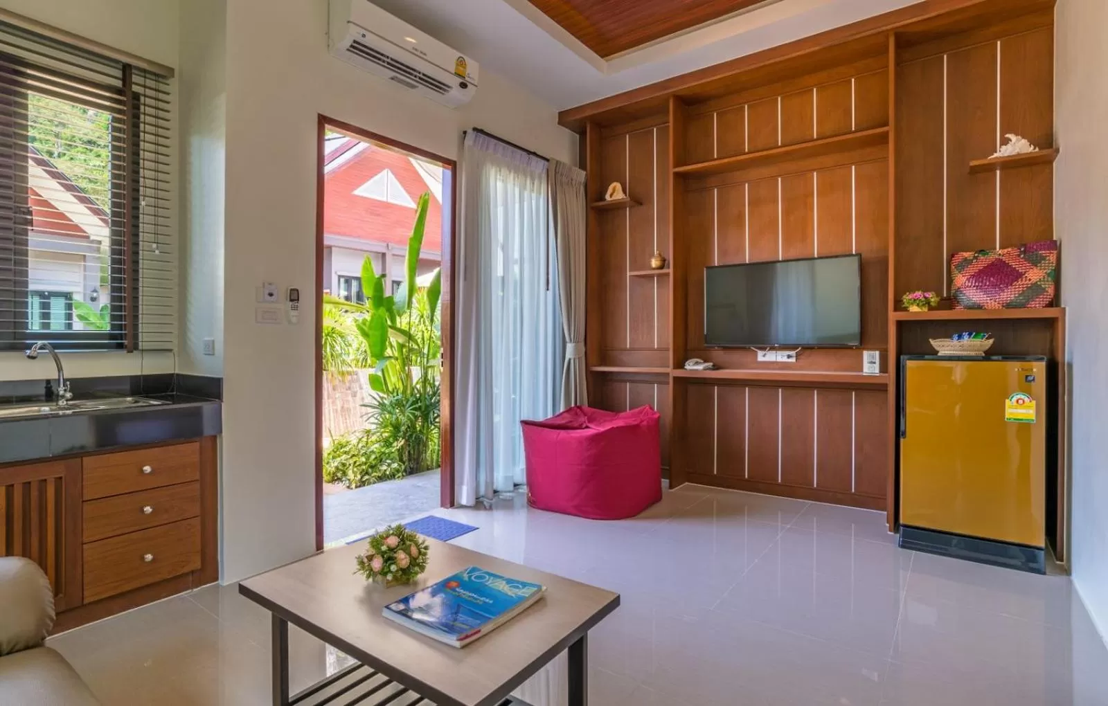 TV and multimedia in The Scene Cliff View Villas