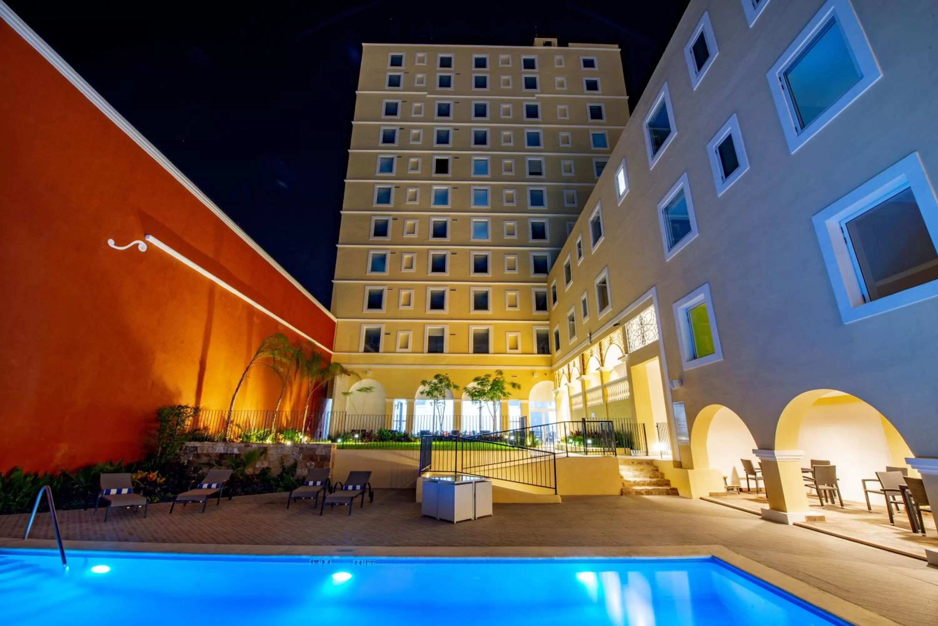 Swimming pool in Holiday Inn Express Merida Centro by IHG