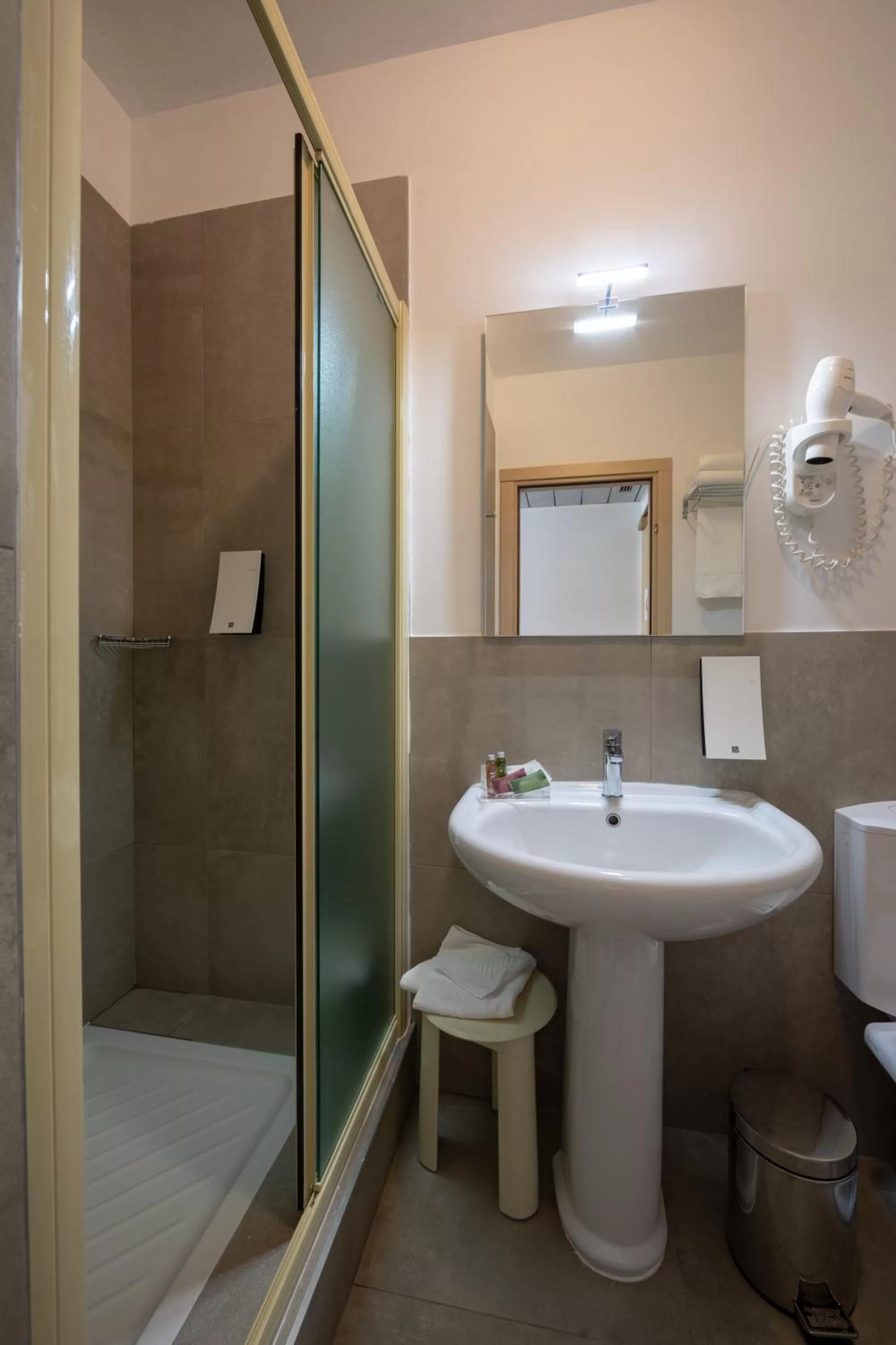 Shower in Hotel Valpolicella International