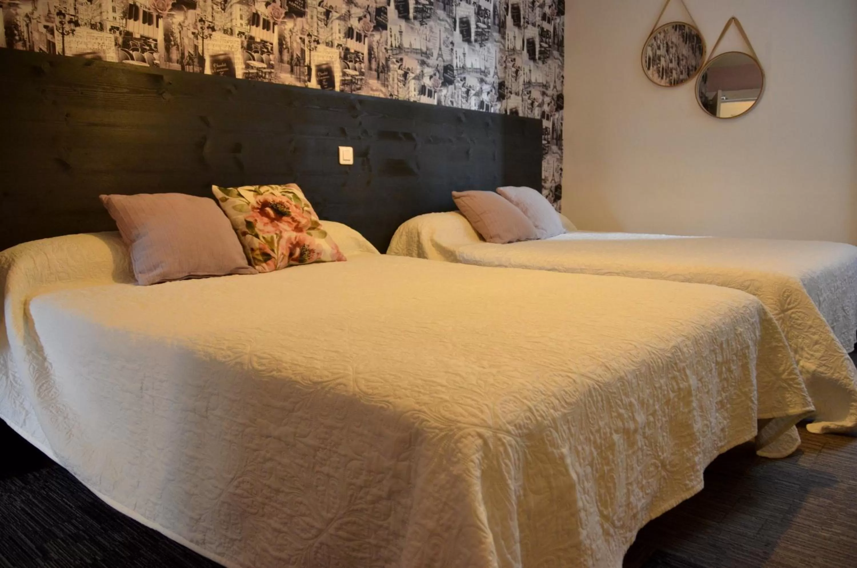 Bed in Aux Lys d'Or