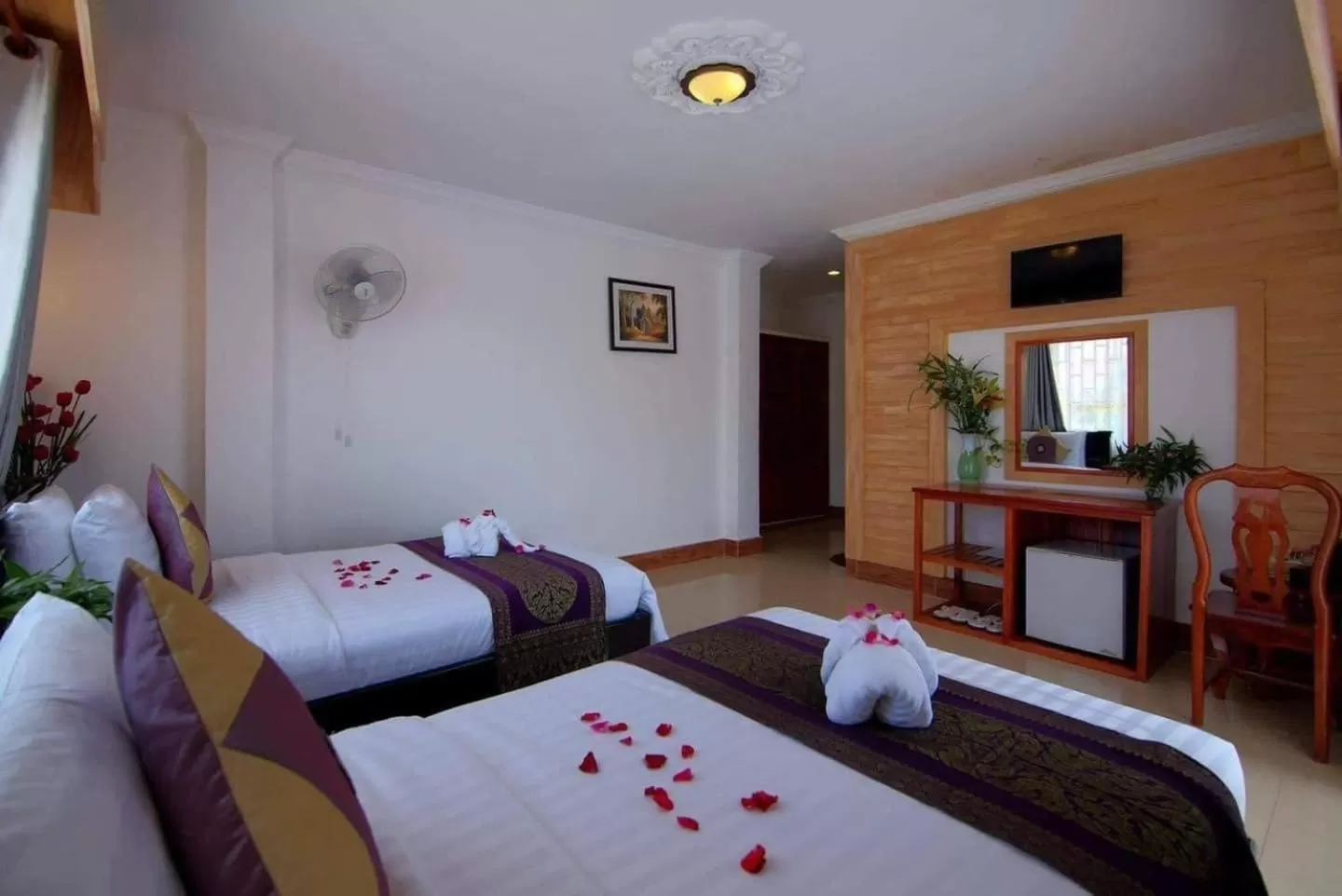 Bed in Bou Phanith Villa