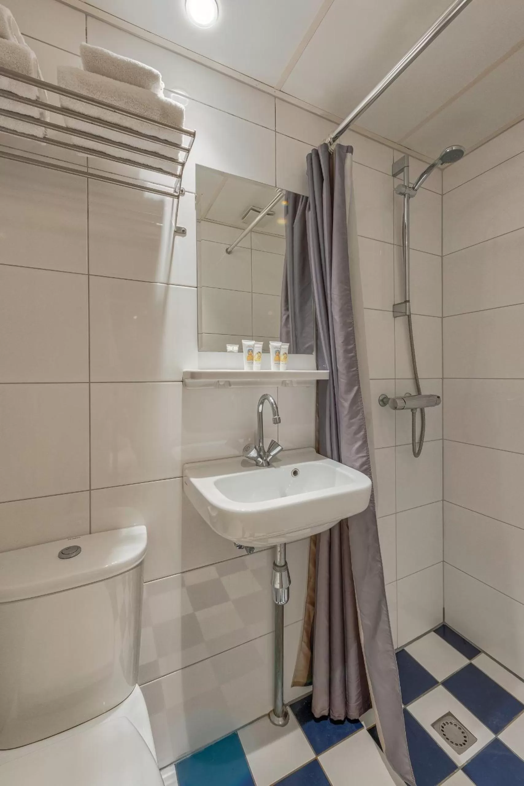 Shower in Hotel Damsquare