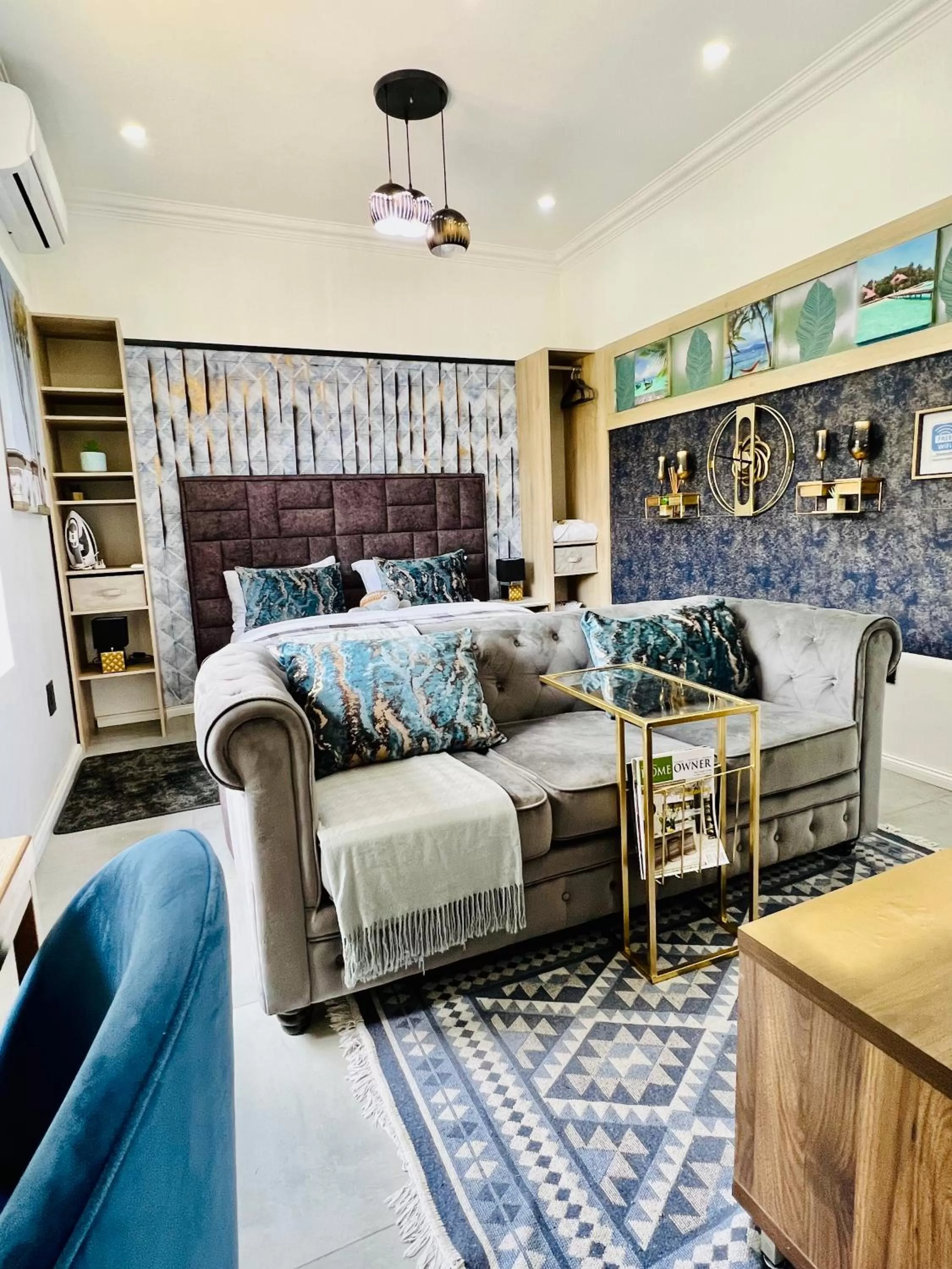 Seating Area in 24 On Basil Inventive suites