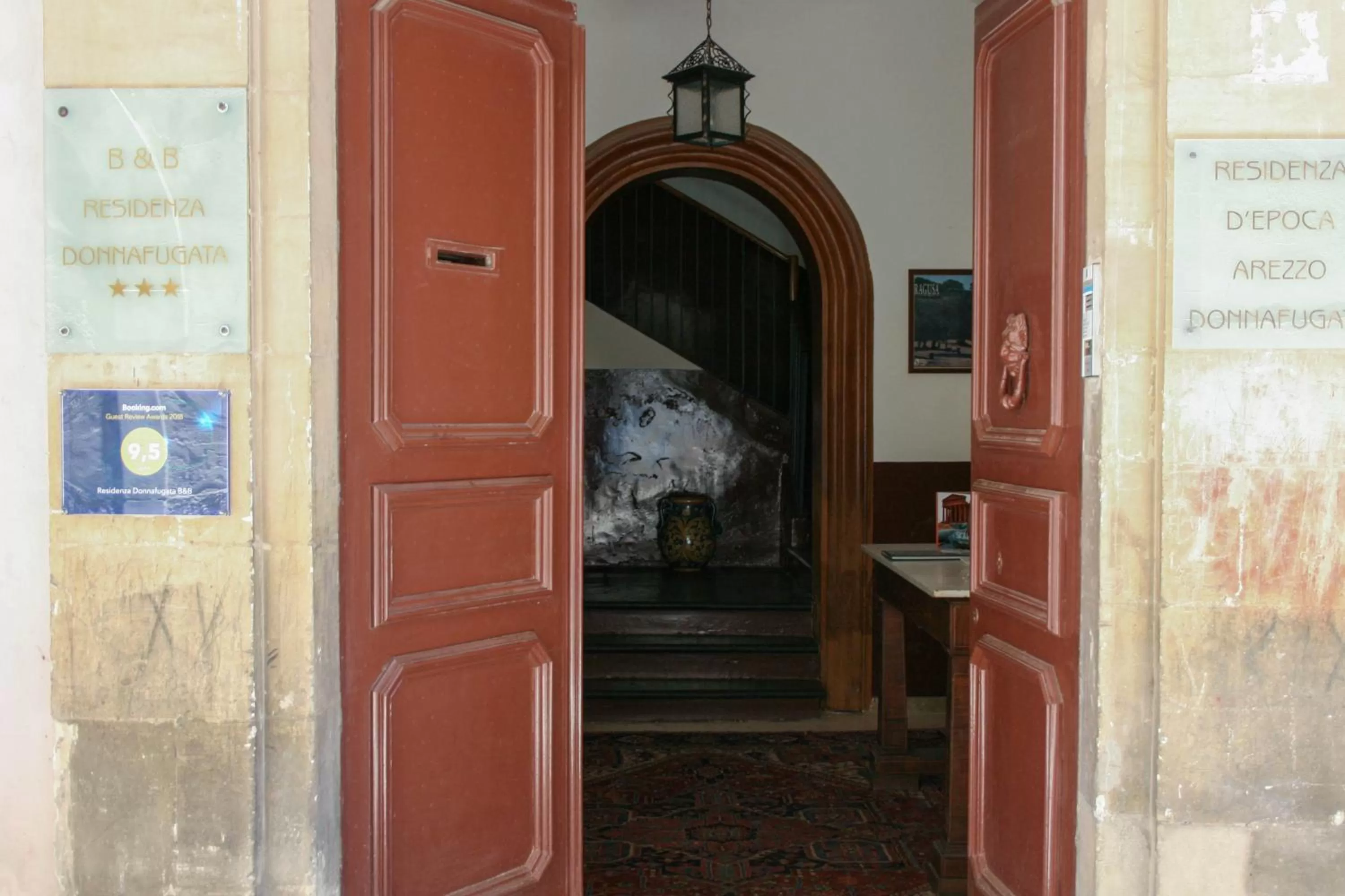 Facade/entrance in Residenza Donnafugata B&B
