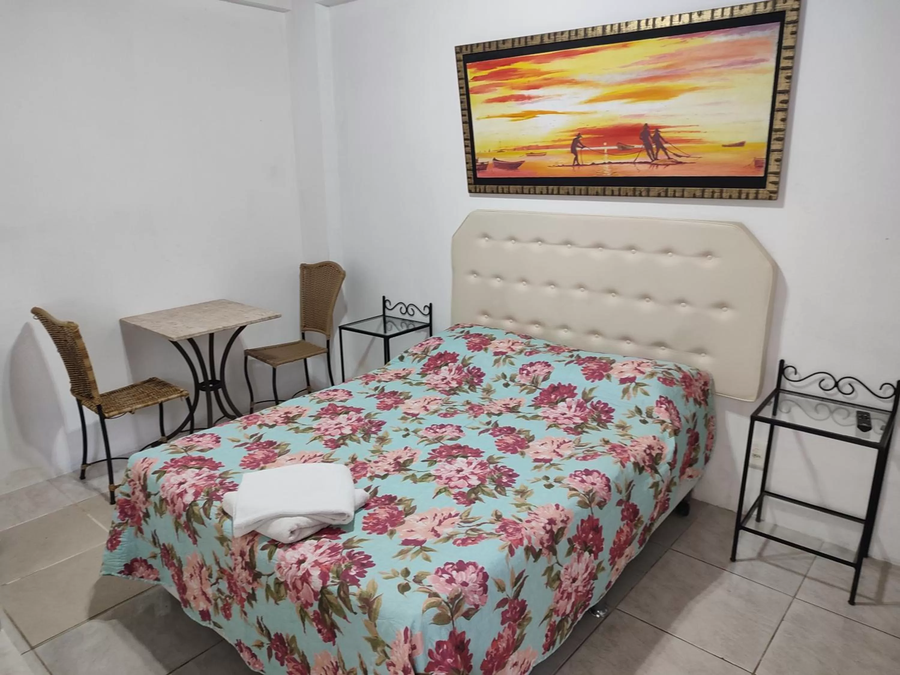 Photo of the whole room, Bed in Pousada L'étage