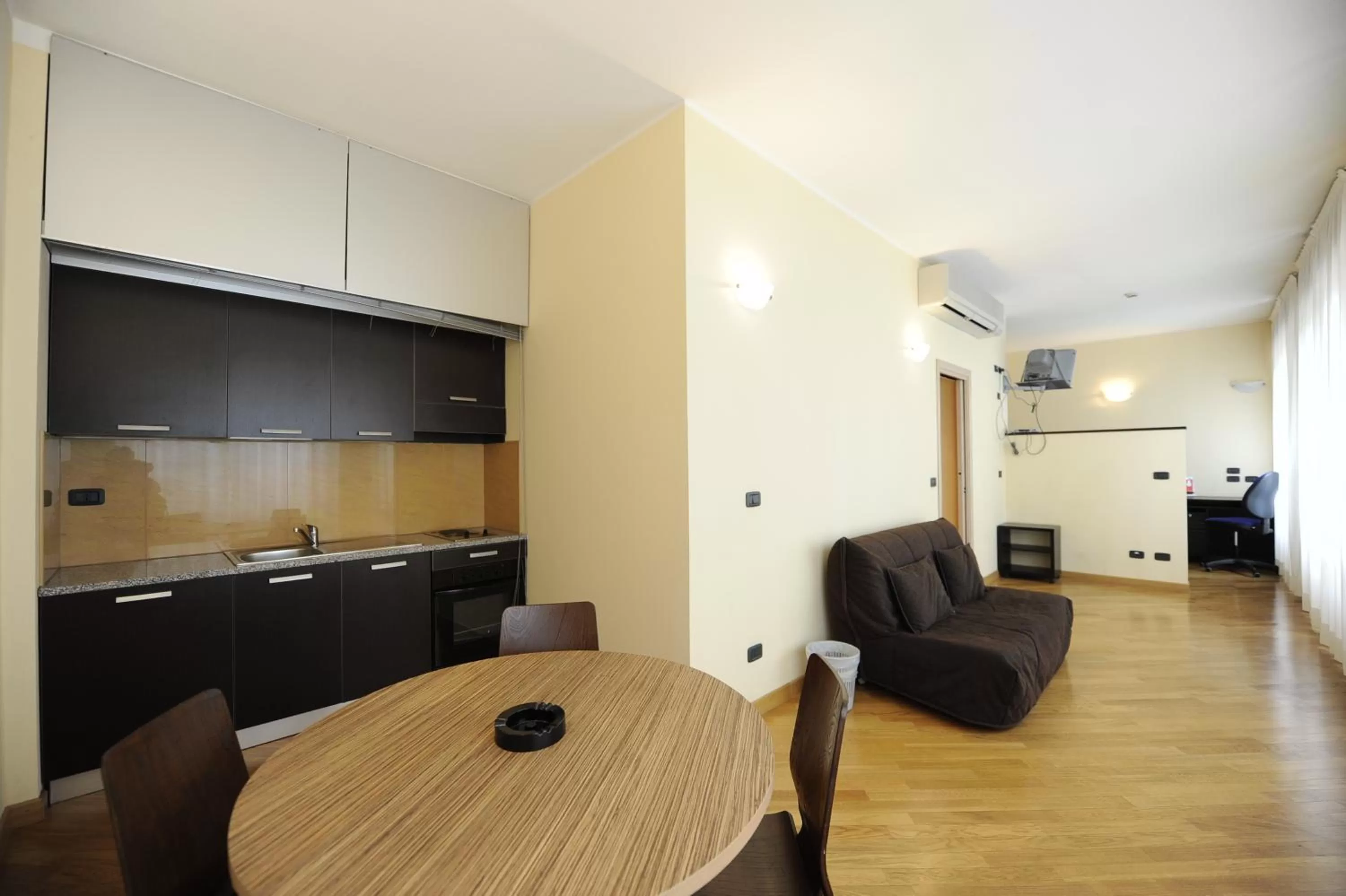 Kitchen or kitchenette, Kitchen/Kitchenette in Corvetto Residence Porto Di Mare