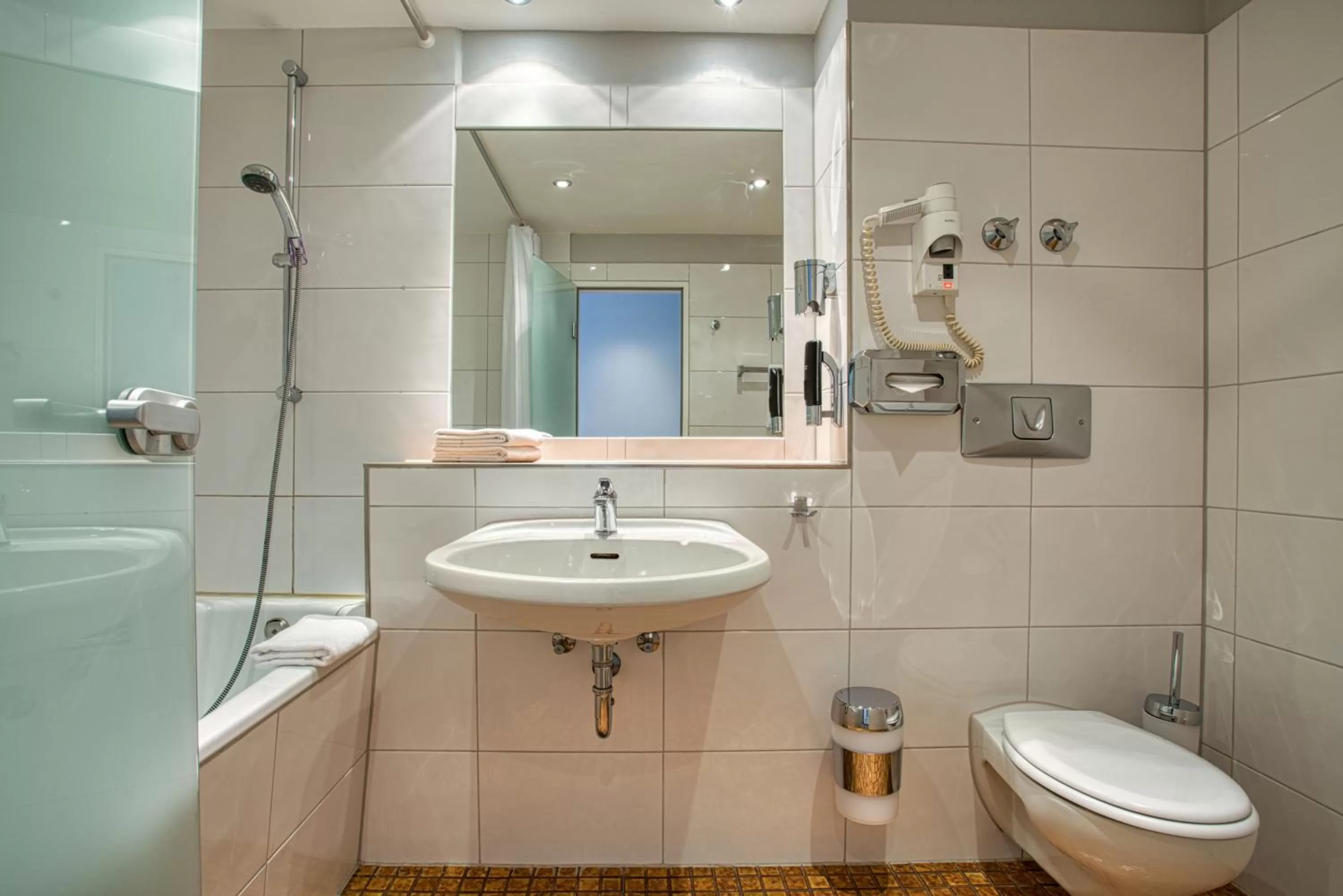 Bathroom in Centro Hotel Kommerz