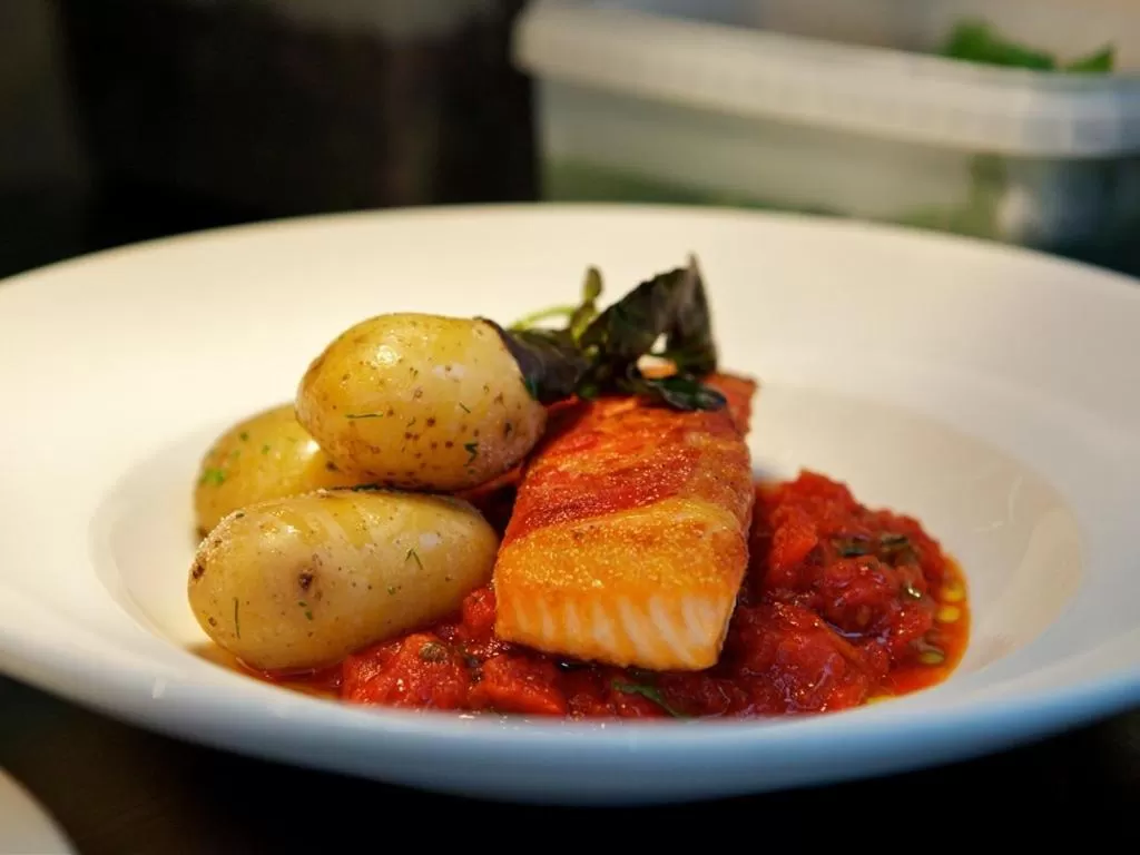 Dining area, Food in The Green Room