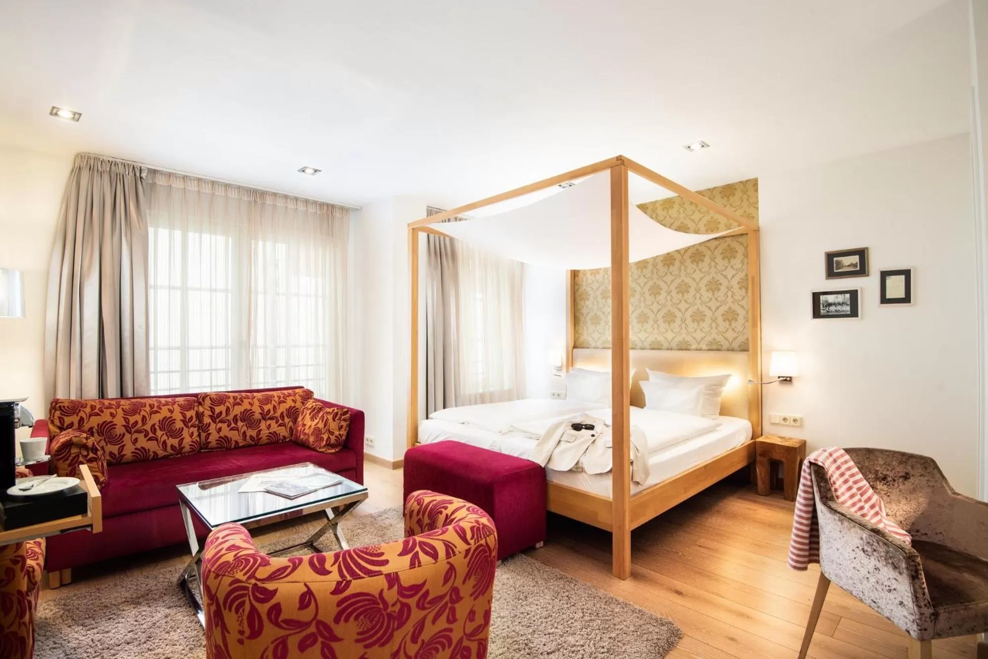 Photo of the whole room, Bed in Romantik Hotel Reichshof