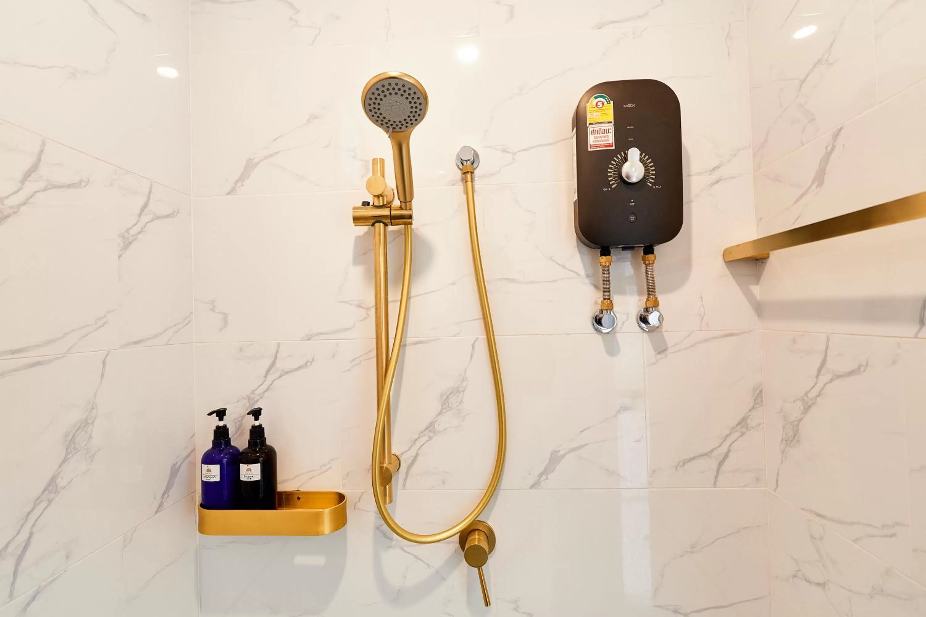 Shower in Rose Apple Hotel