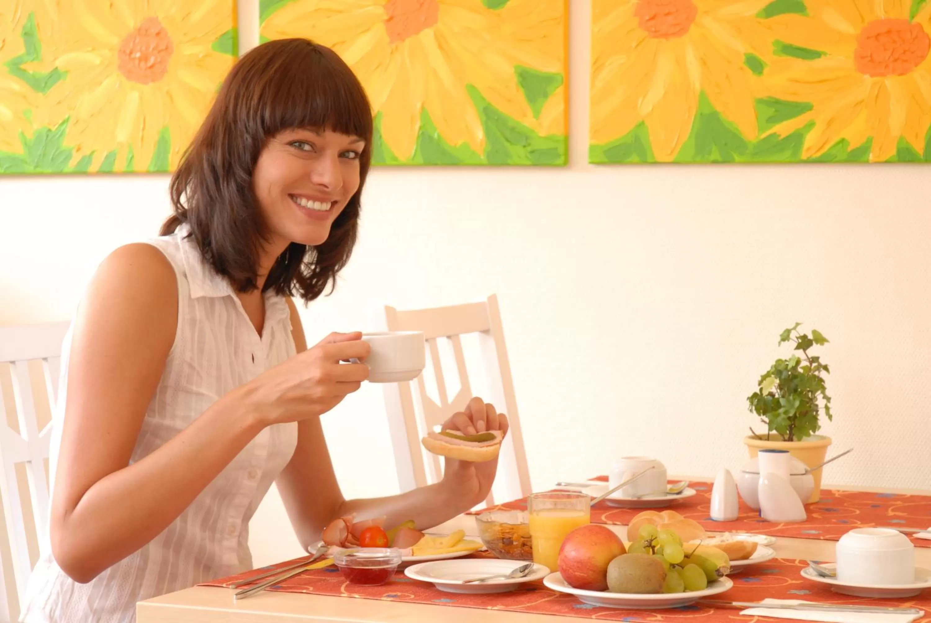 Restaurant/places to eat in Hotel Amba