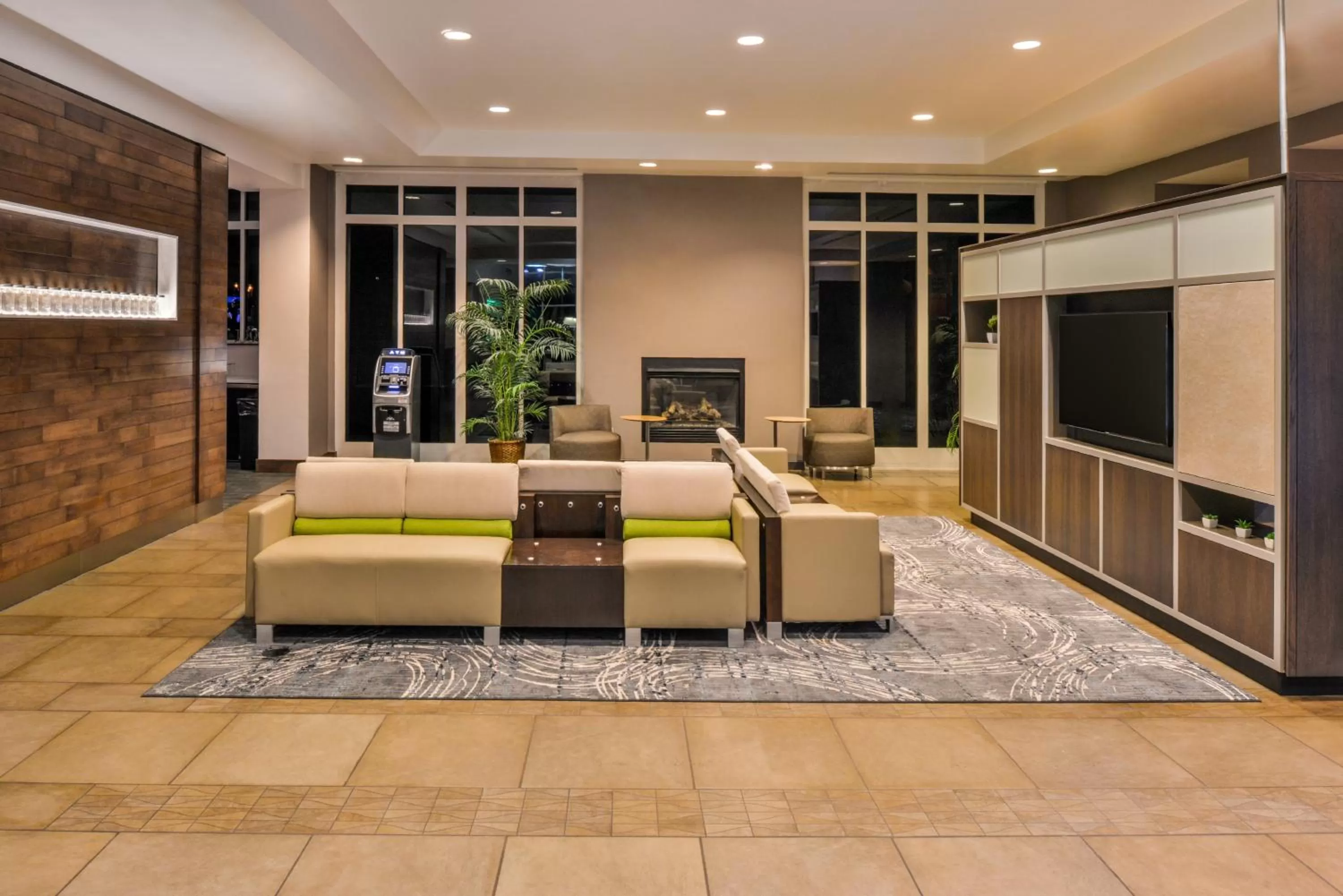 Property building in Holiday Inn Kansas City Airport by IHG