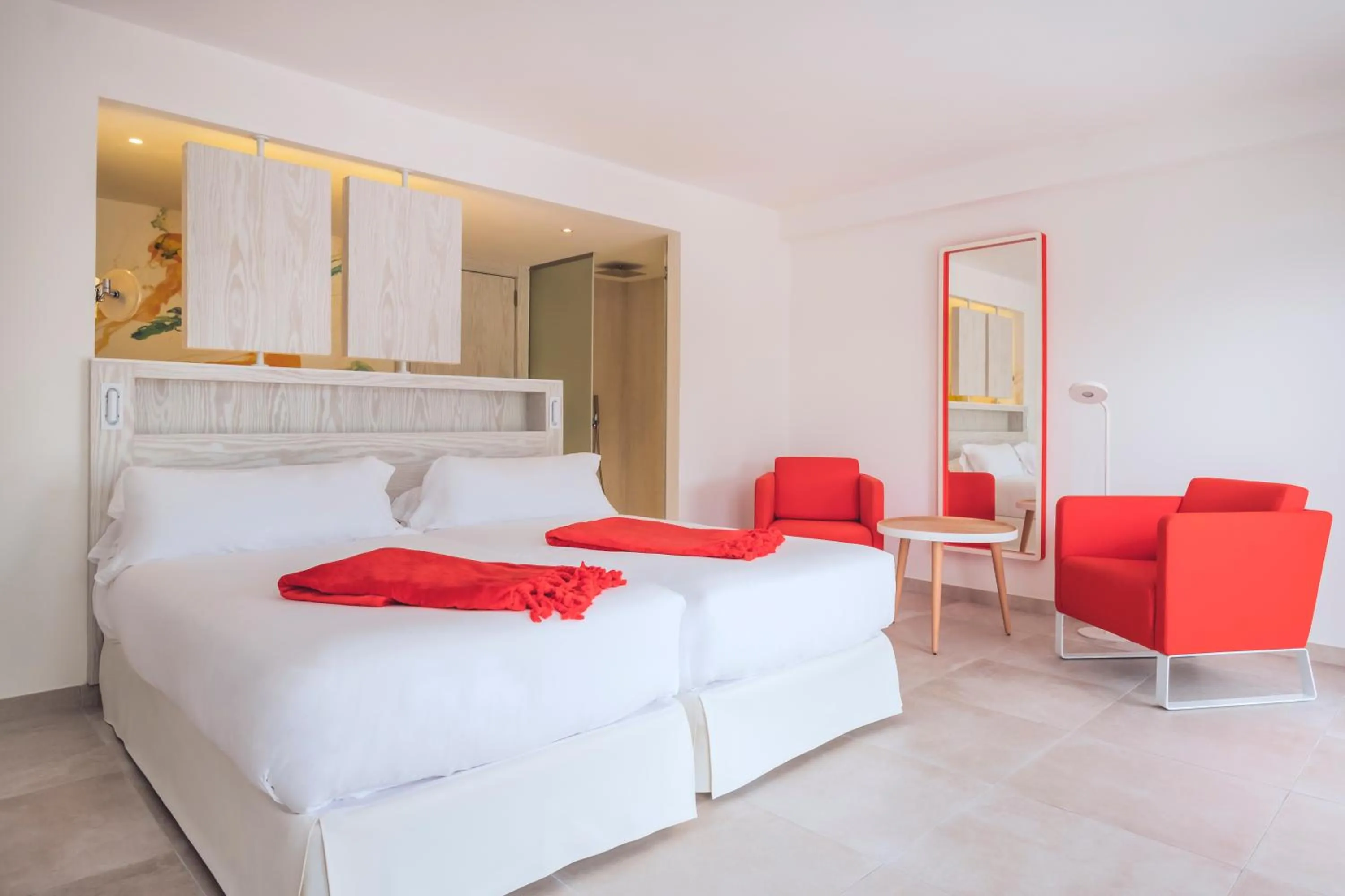 Photo of the whole room, Bed in Iberostar Waves Alcudia Park