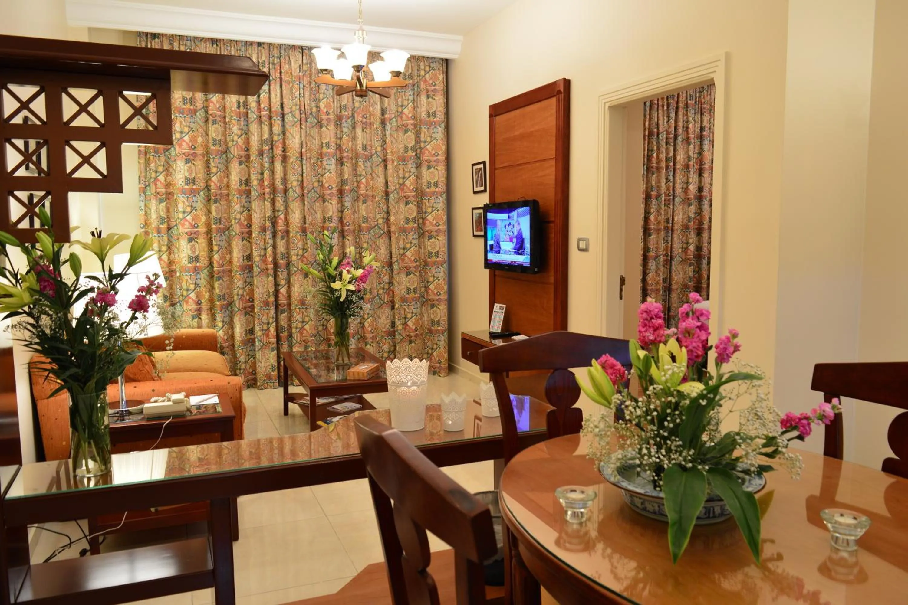 Living room in Comfort Hotel Suites