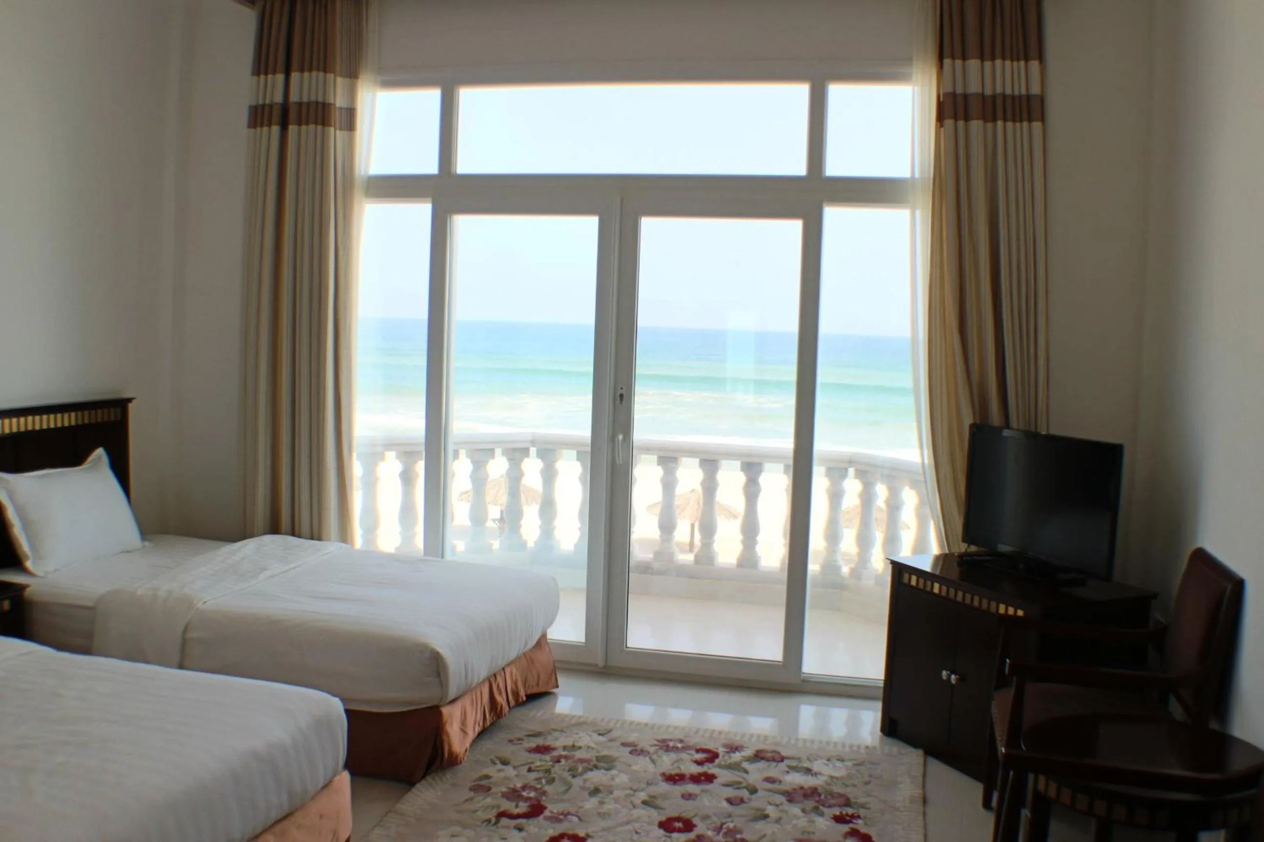 Sea view, Bed in Beach Resort Salalah