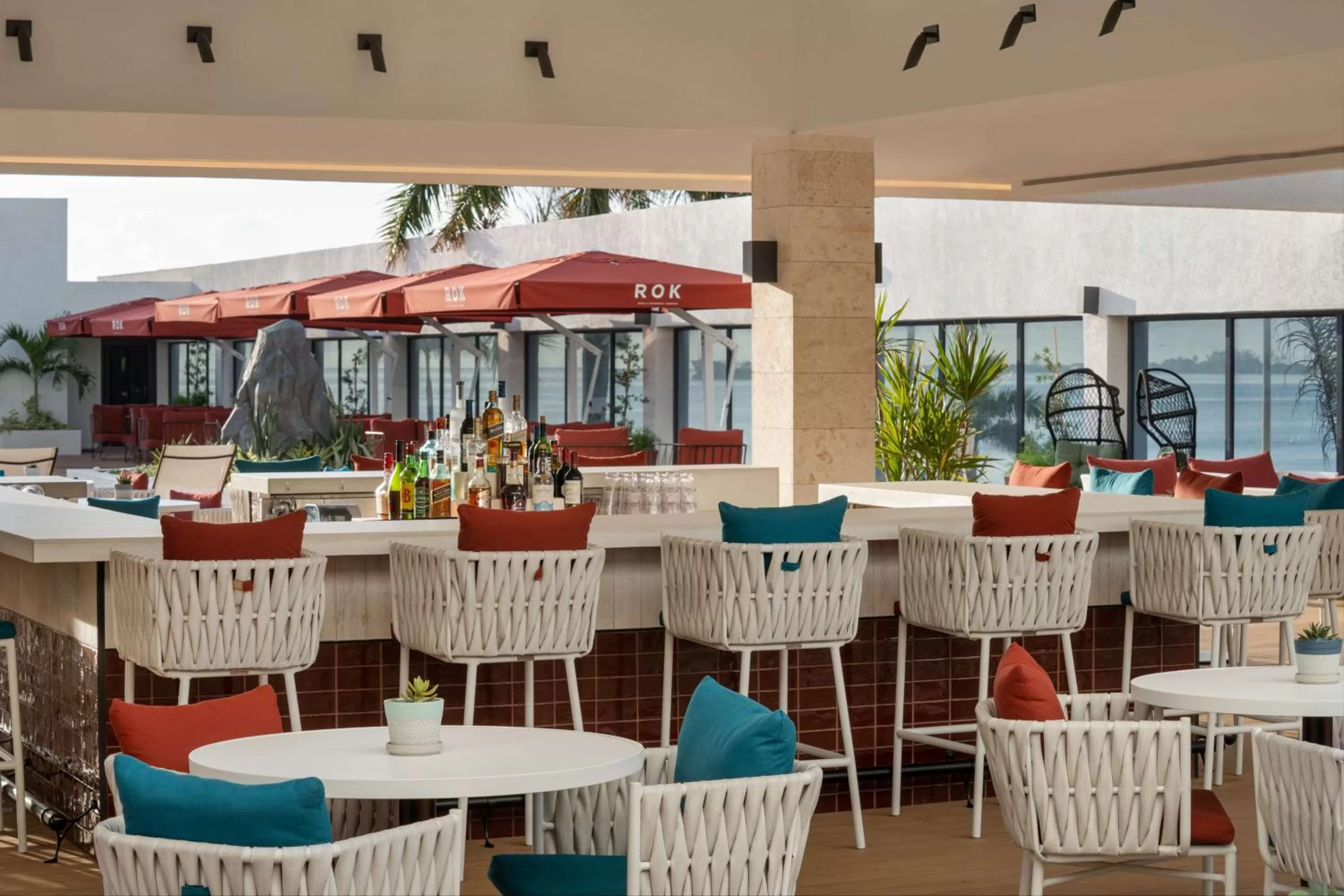 Lounge or bar in ROK Hotel Kingston, Tapestry Collection By Hilton